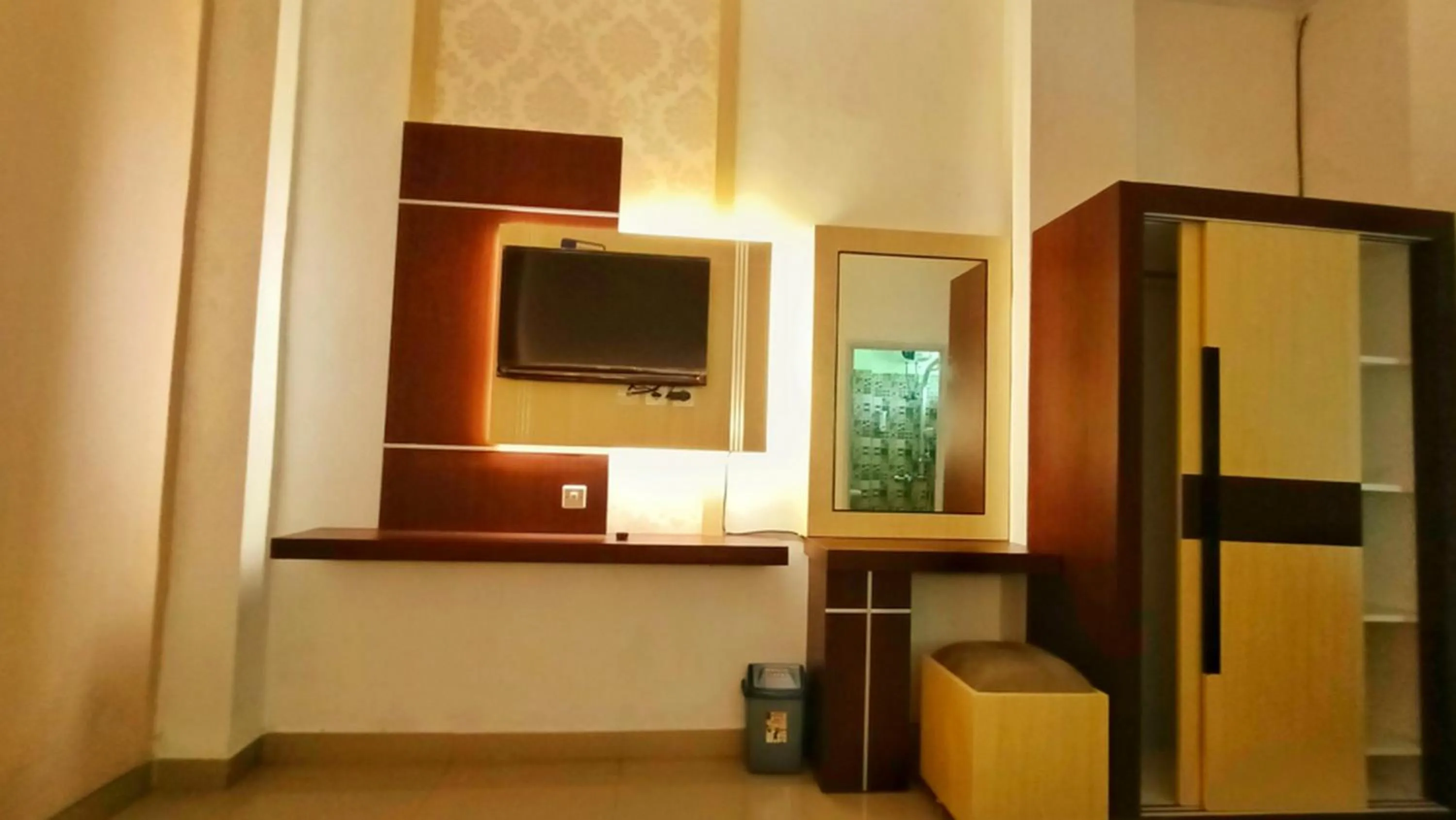 Property building in RedDoorz At Artomoro Guest House