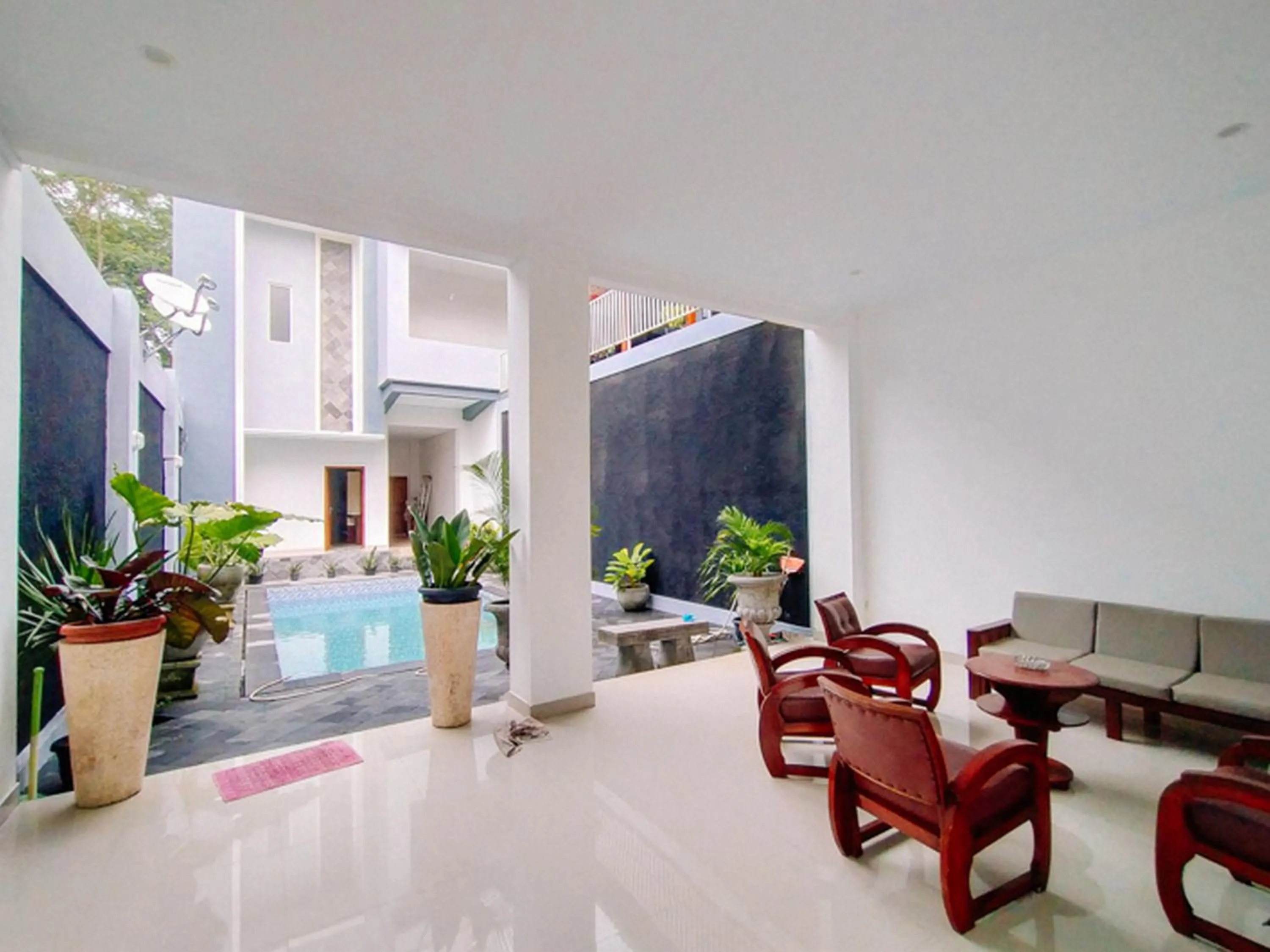 Property building in RedDoorz At Artomoro Guest House