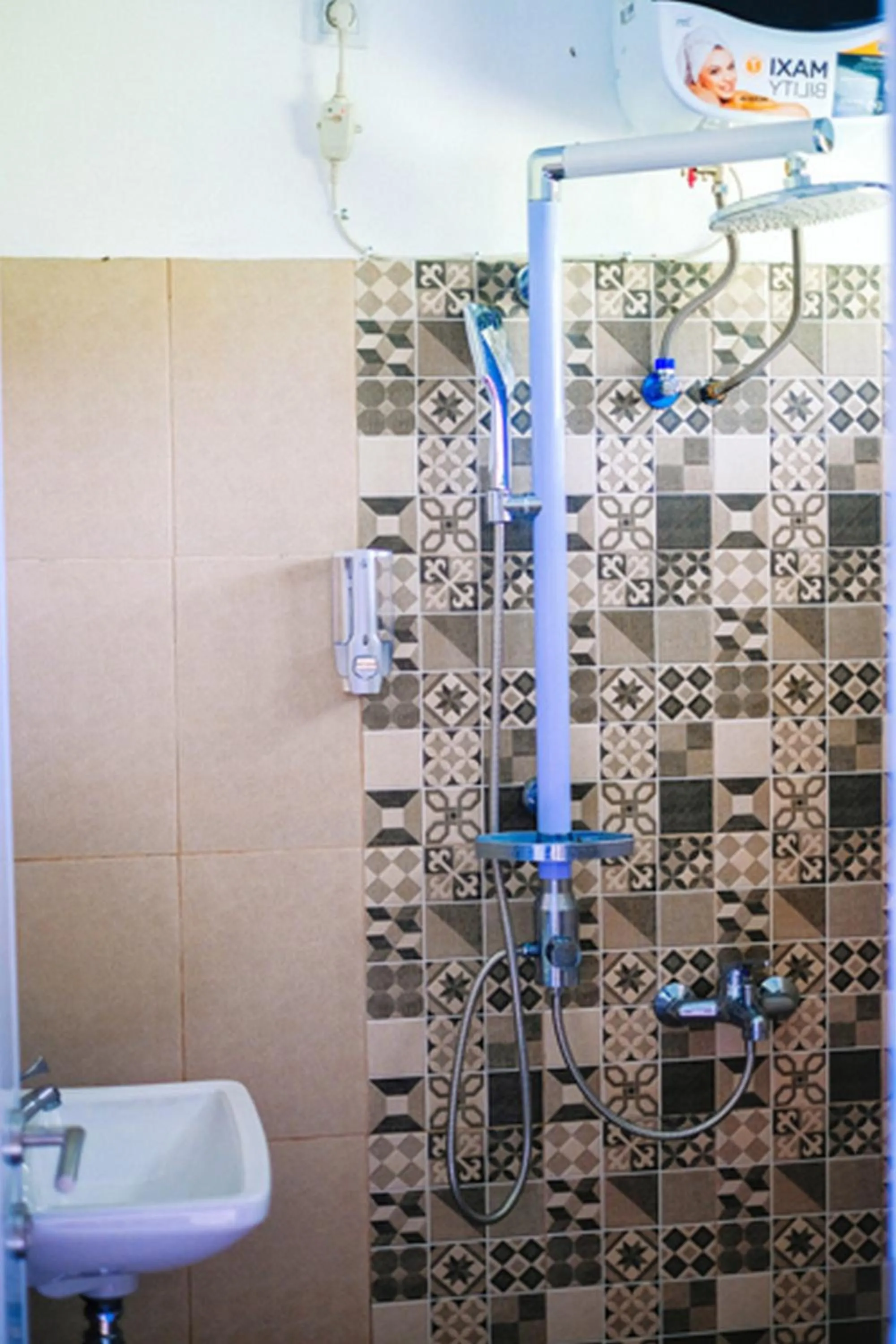 Property building in RedDoorz At Artomoro Guest House