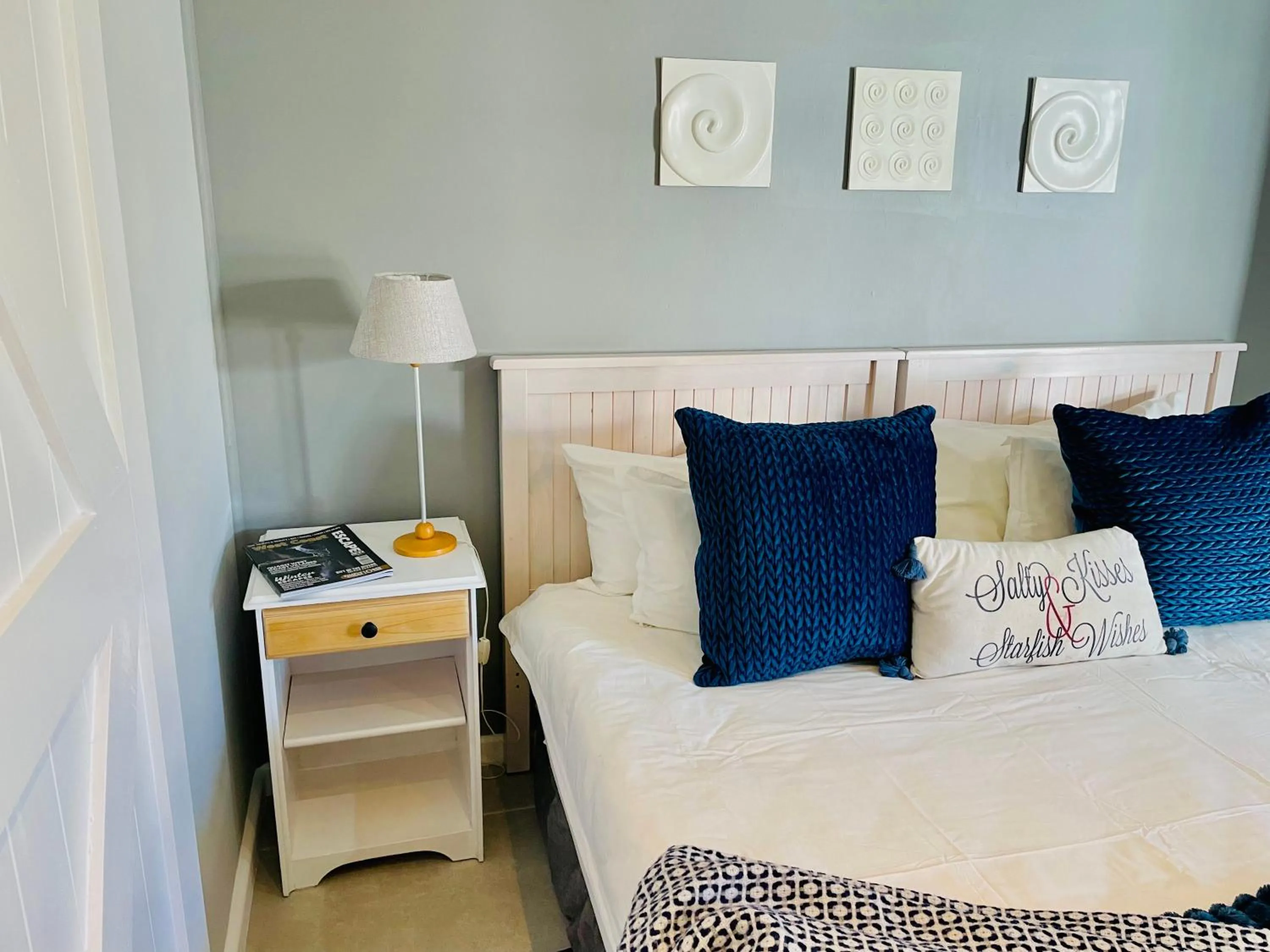 Bedroom, Bed in Sandra's Guest House