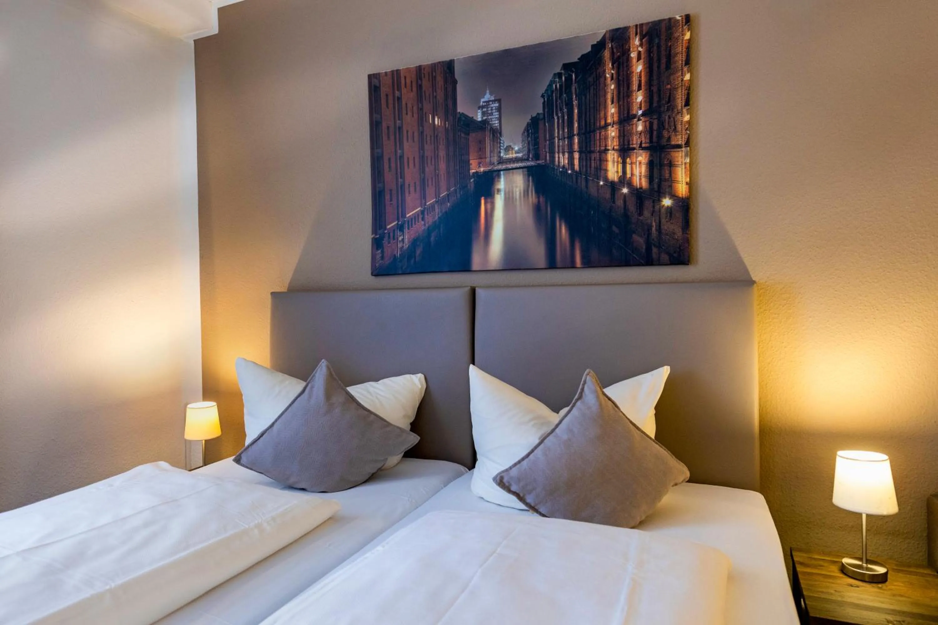 Bed in Auto-Parkhotel Hamburg St Pauli