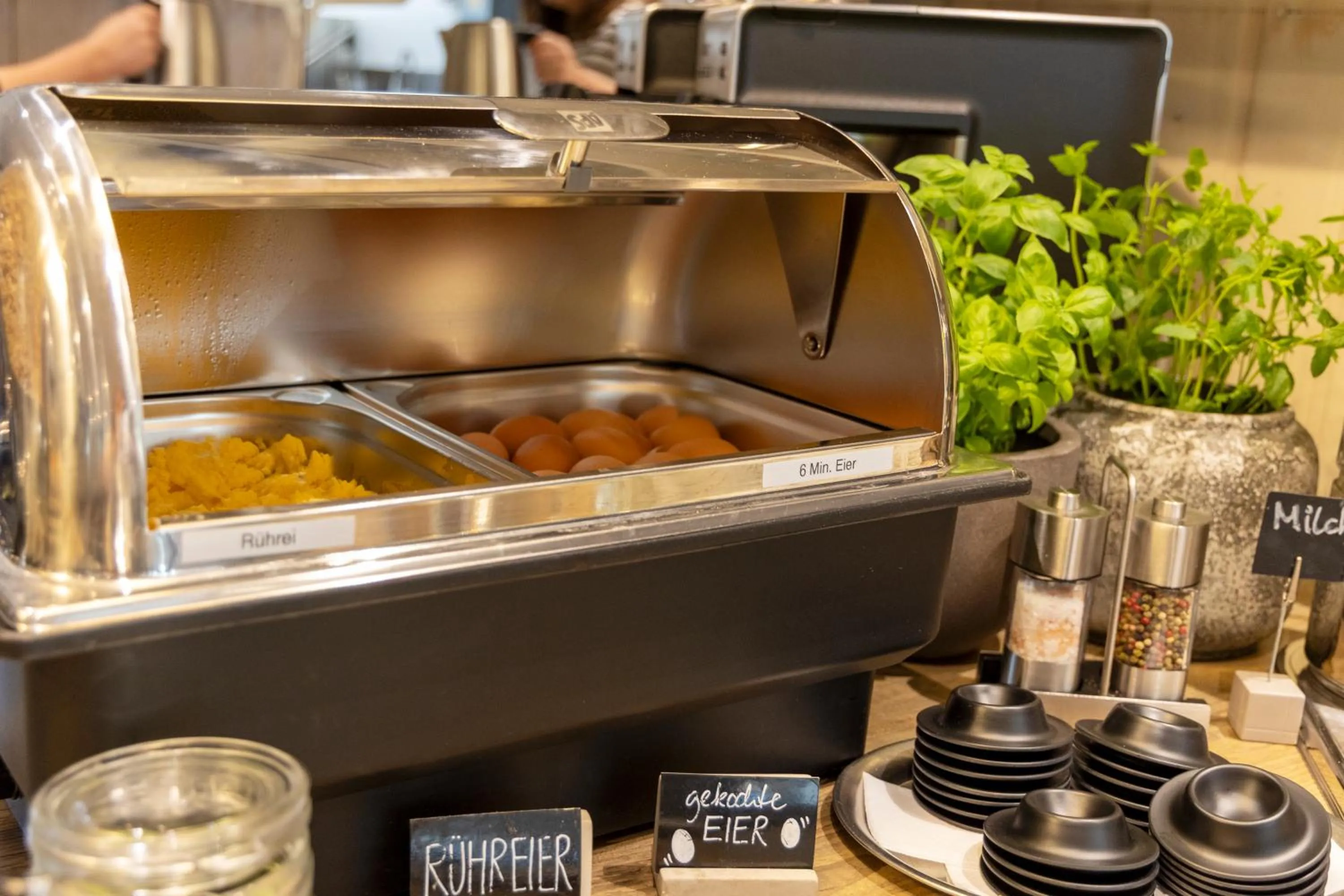 Restaurant/places to eat in Auto-Parkhotel Hamburg St Pauli