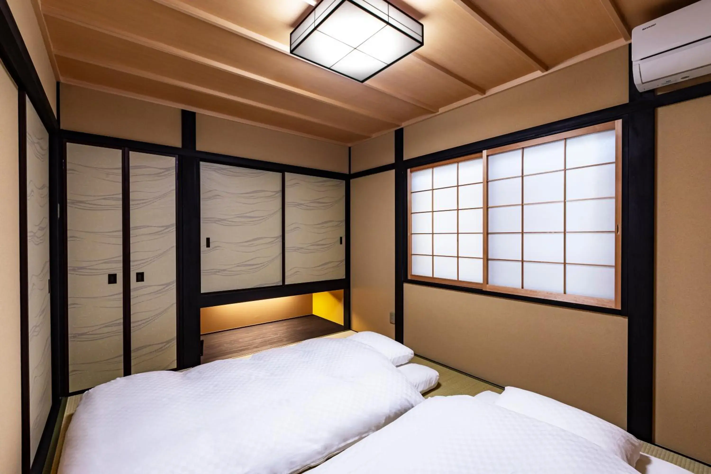 Bedroom, Bed in Rinn Marikoji Bedroom, Bed in Rinn Marikoji