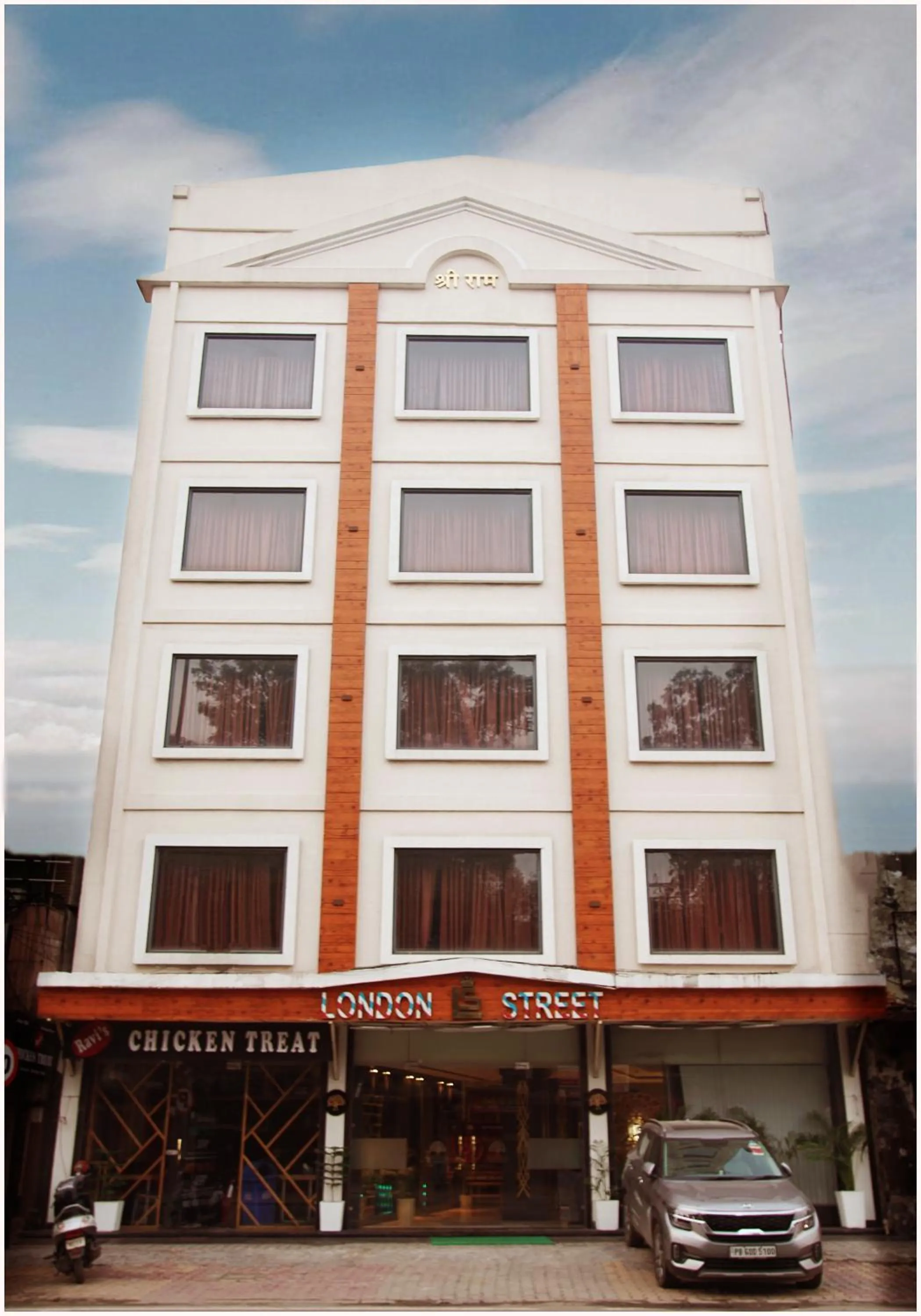 Facade/entrance in TreeHouse London Street Amritsar