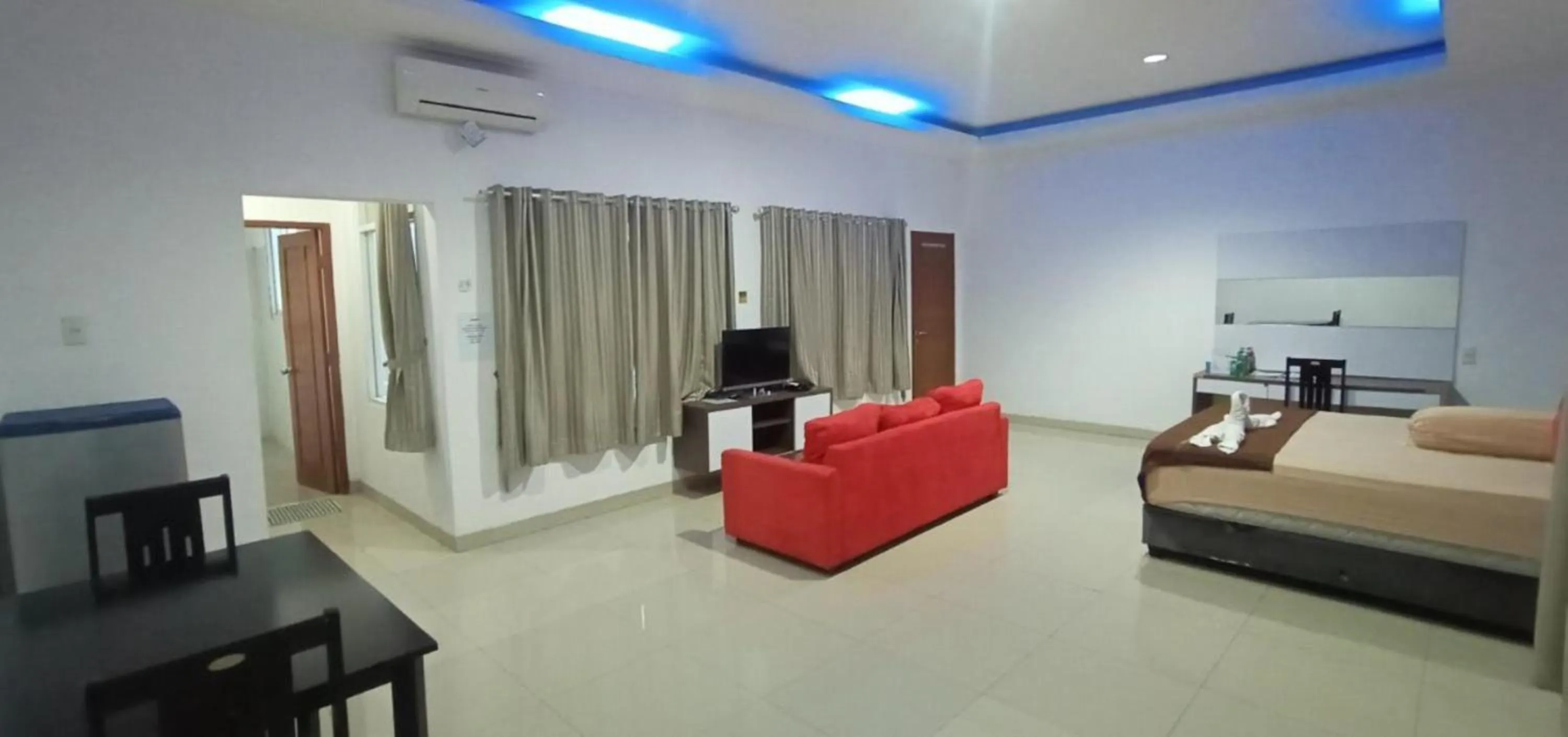 Bedroom, Bed in Ragunan Residence Syaridin