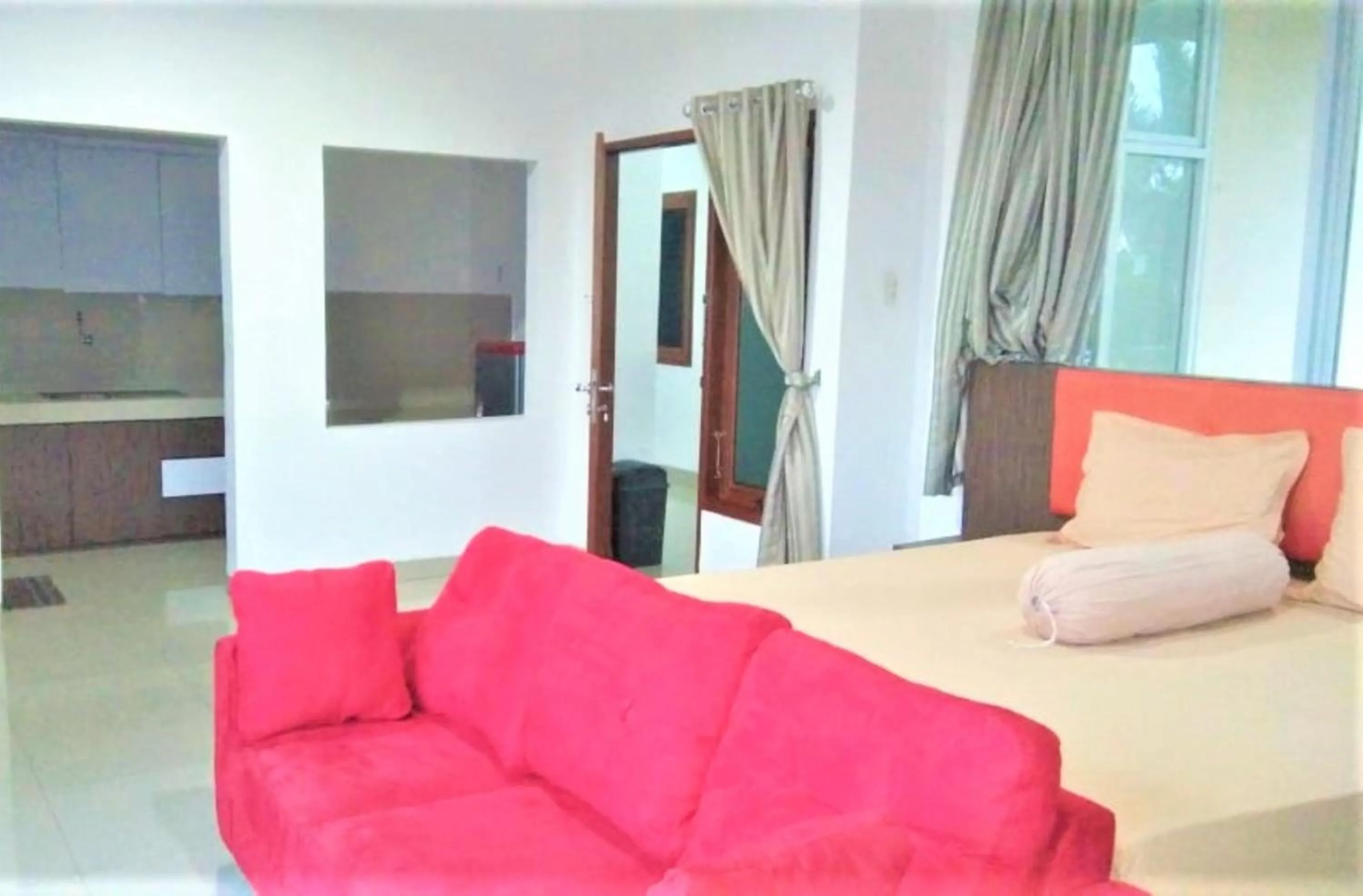 Photo of the whole room, Bed in Ragunan Residence Syaridin