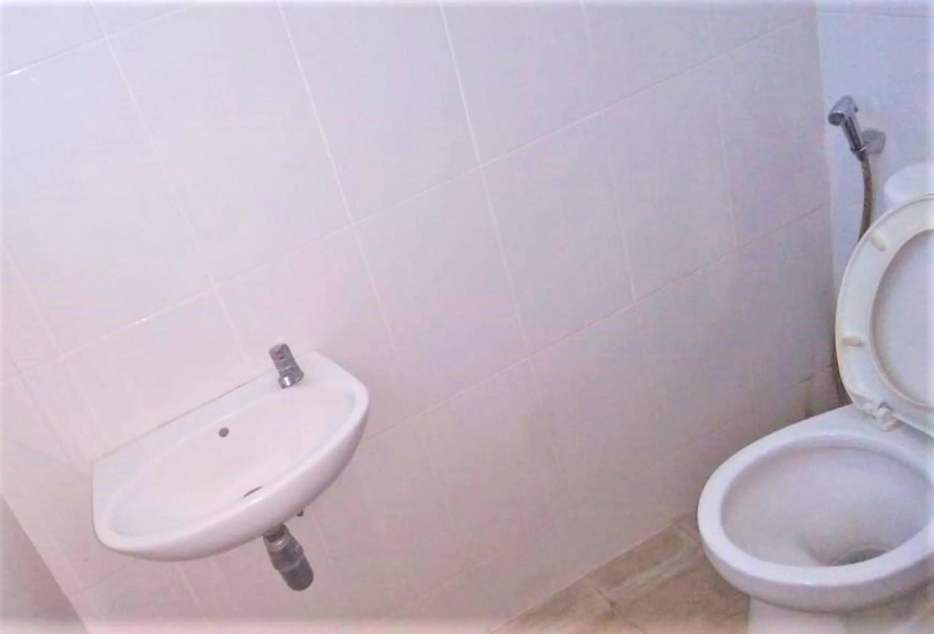 Bathroom in Ragunan Residence Syaridin