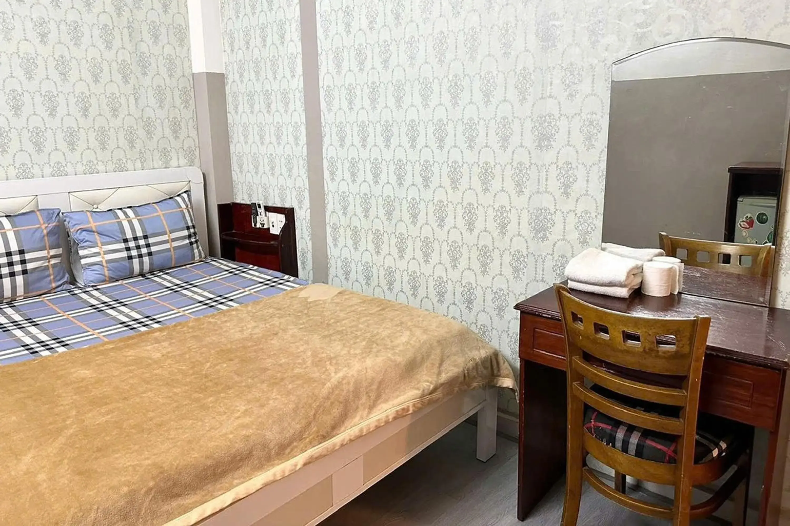 Bedroom, Bed in Hoang Yen Nhi Hotel Bedroom, Bed in Hoang Yen Nhi Hotel