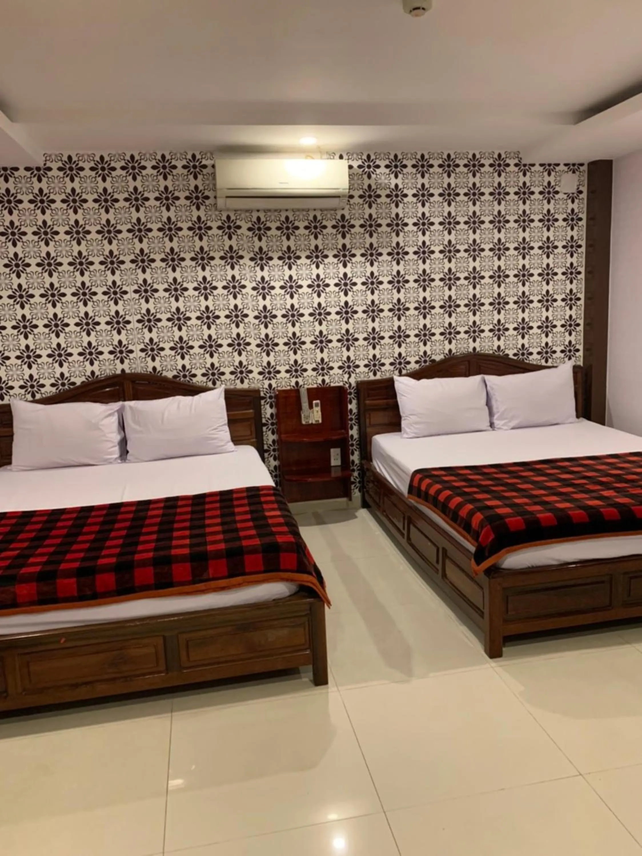 Bedroom, Bed in Hoang Yen Nhi Hotel