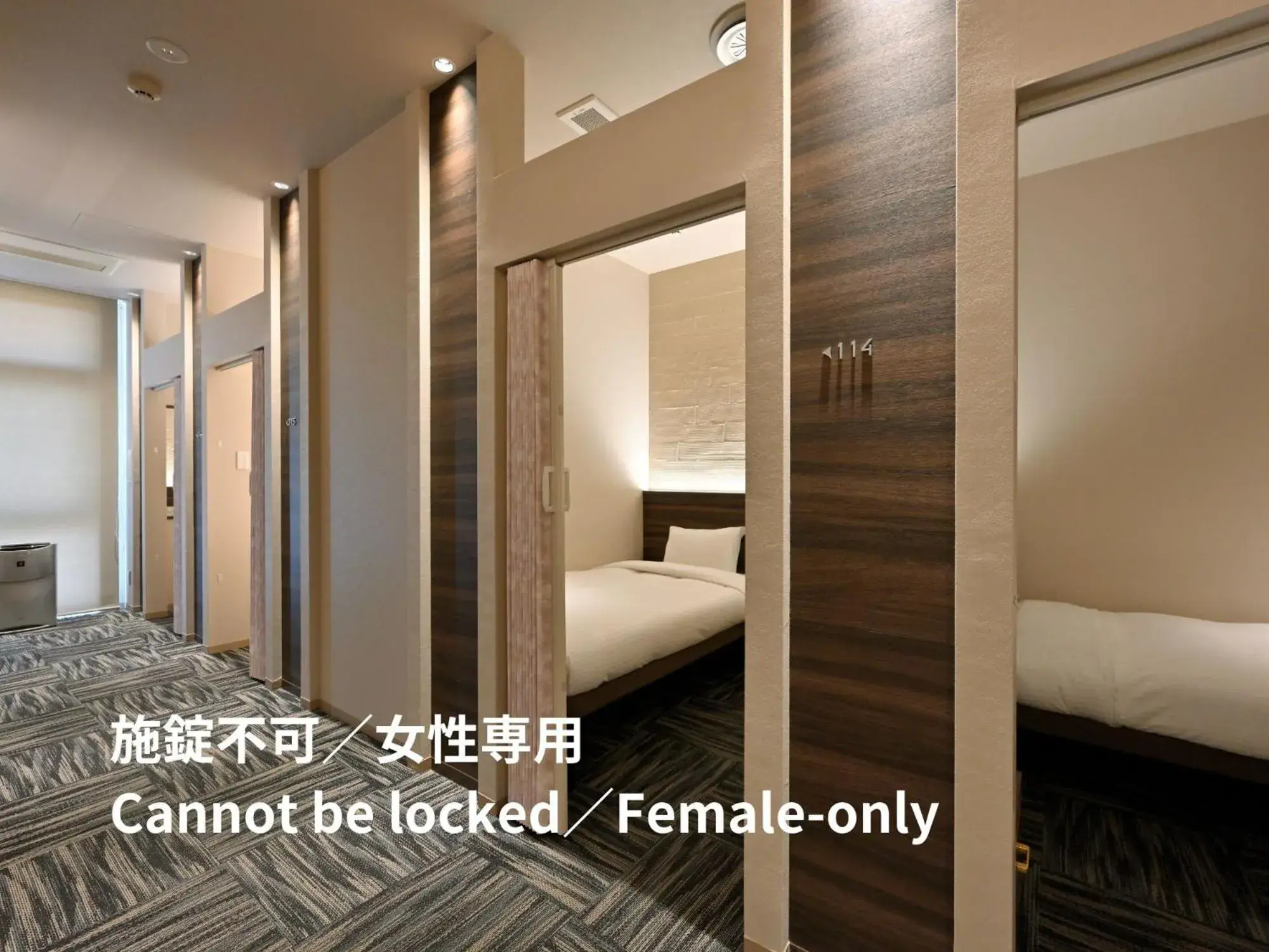 Photo of the whole room, Bed in UNO HOTEL Photo of the whole room, Bed in UNO HOTEL