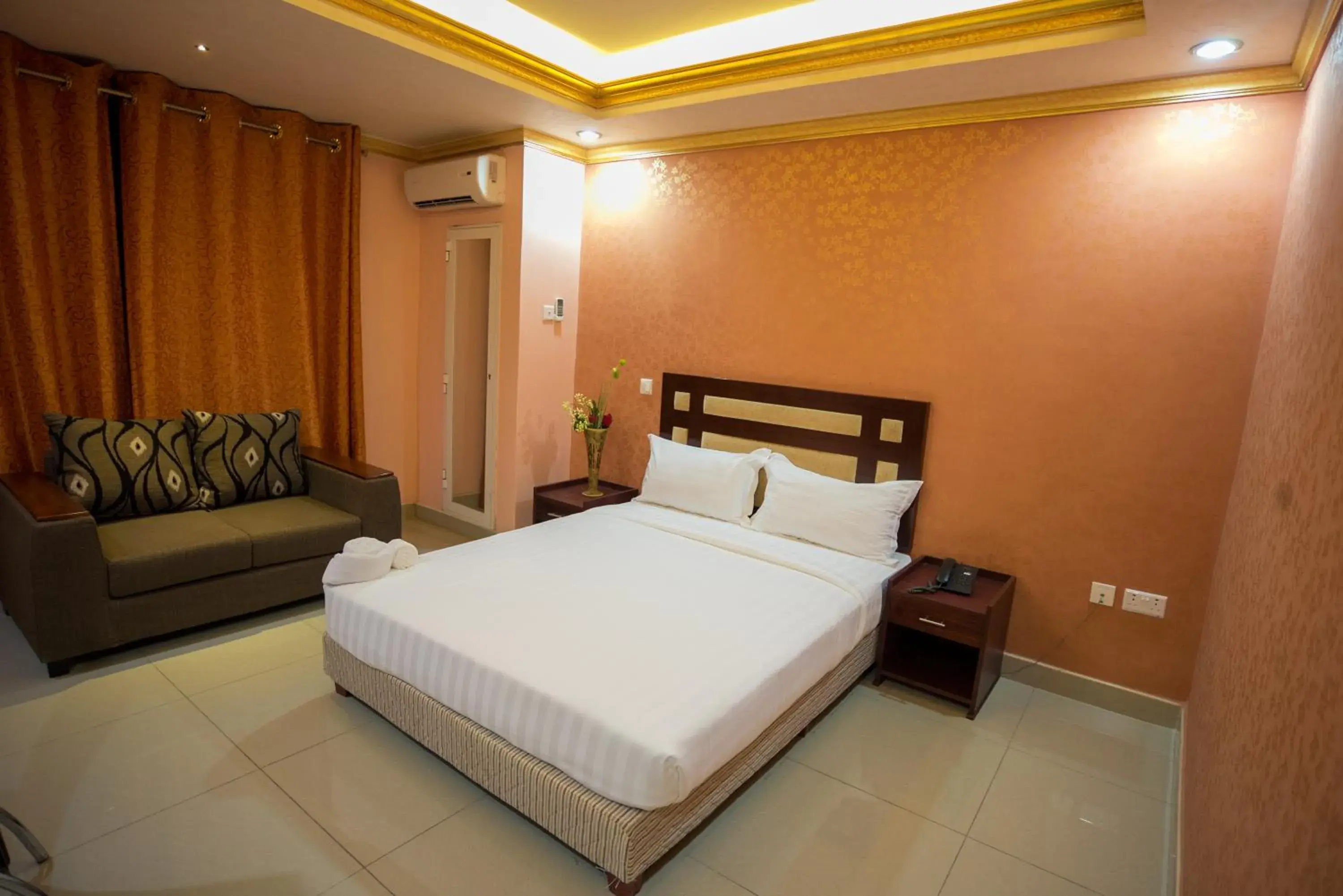 Bed in Euro Hotel and Apartments Bed in Euro Hotel and Apartments