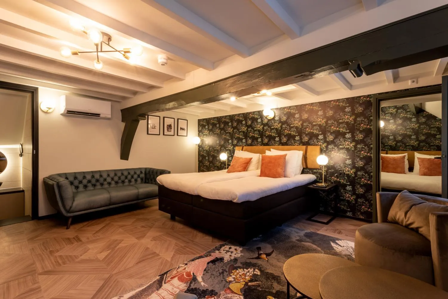 Photo of the whole room, Bed in Boutique Hotel Rijks I Kloeg Collection