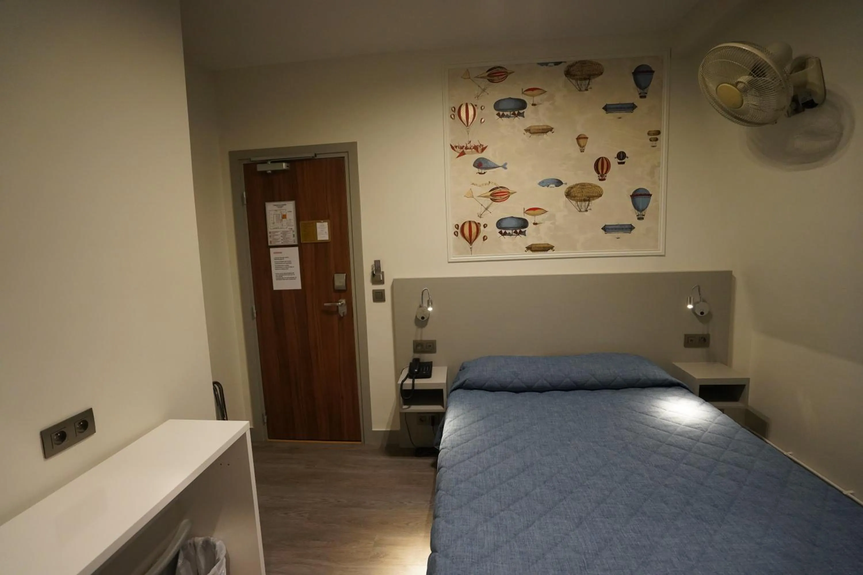 Bed in Hotel Montpensier