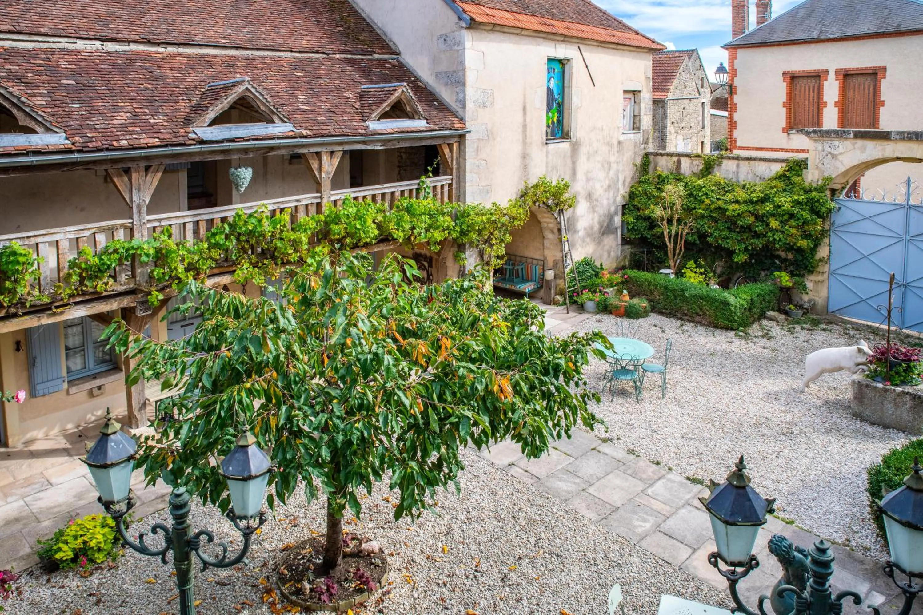 Property building in Hôtel De La Beursaudiere