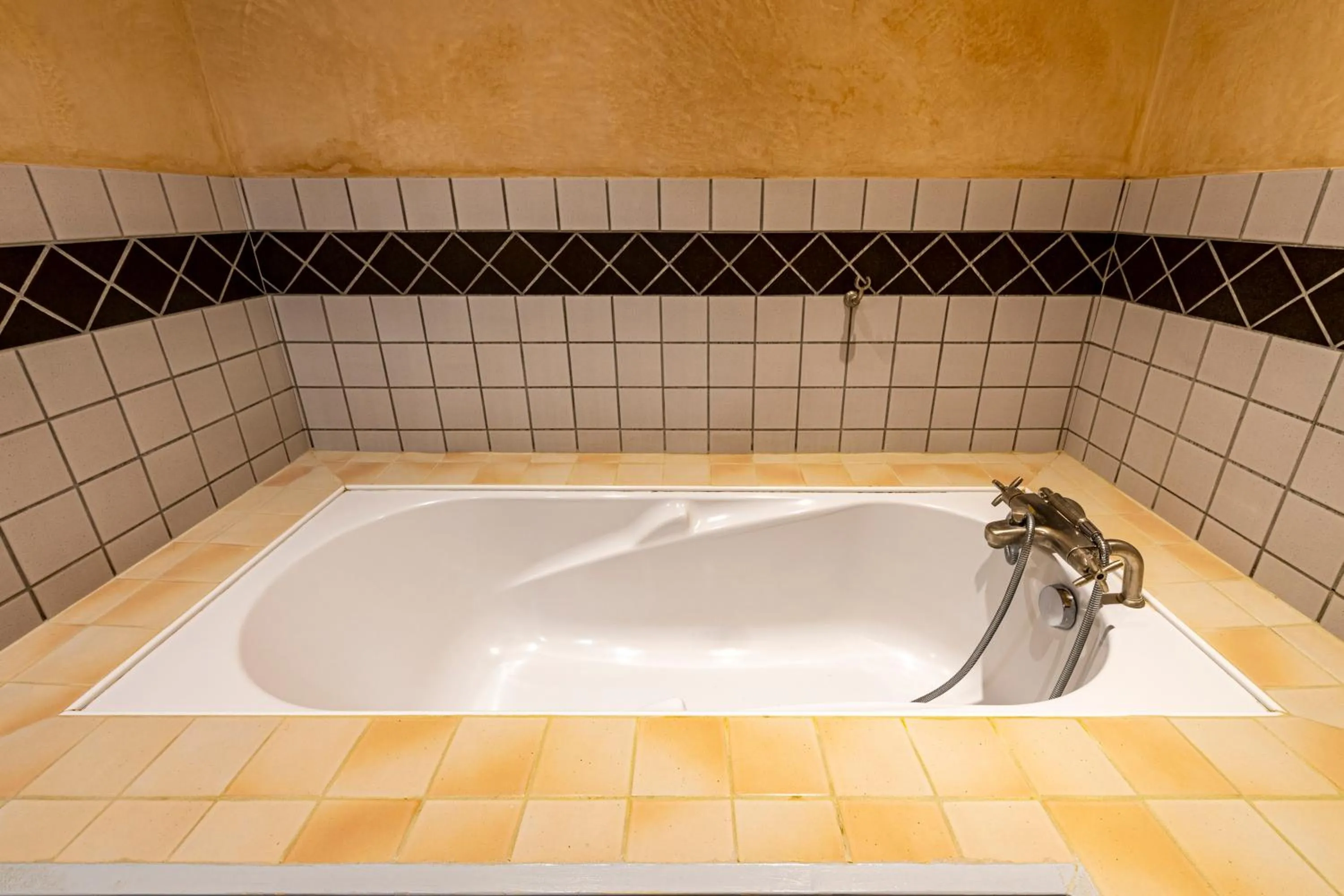 Bathroom in Hôtel De La Beursaudiere