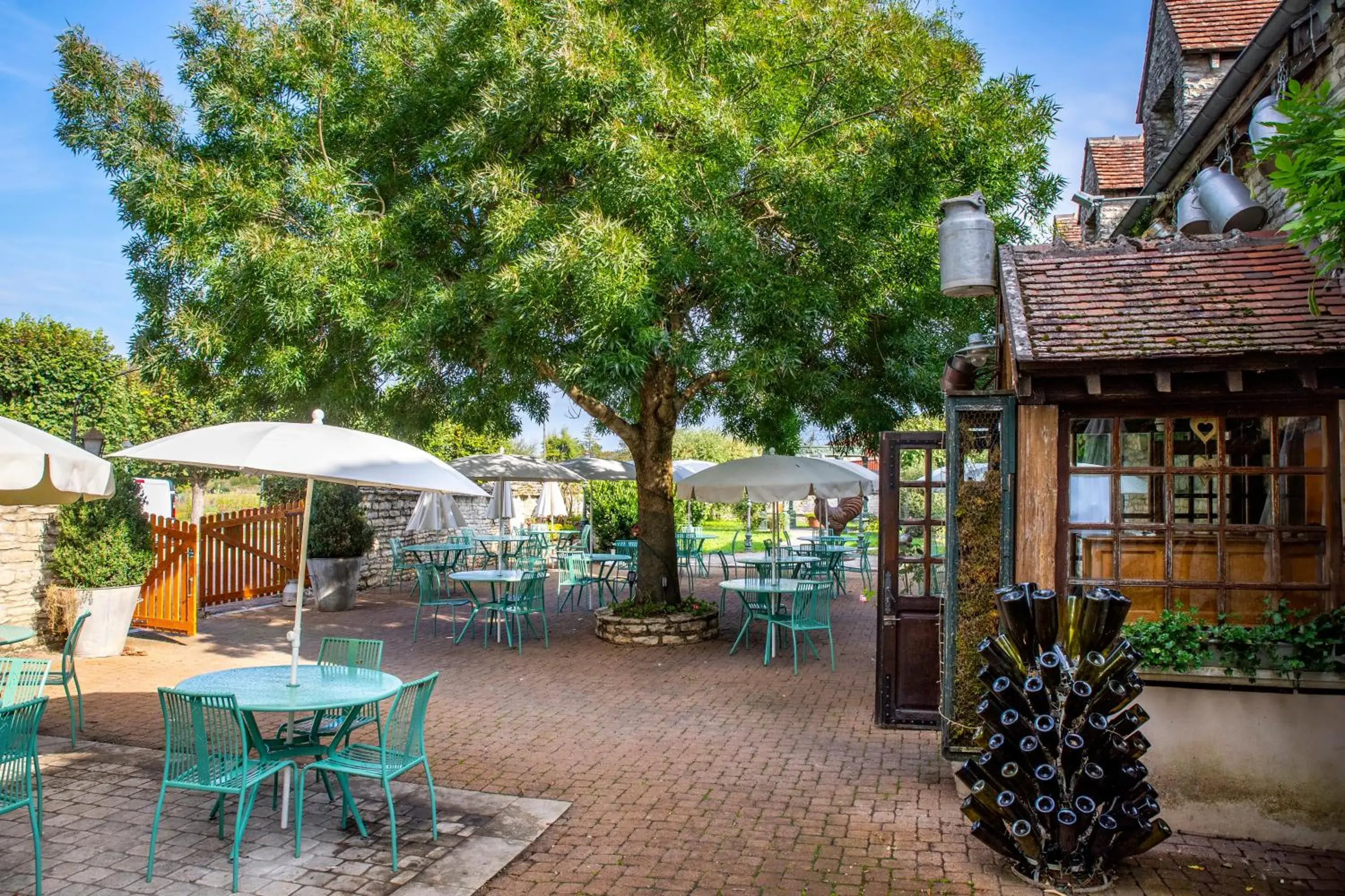 Restaurant/places to eat in Hôtel De La Beursaudiere Restaurant/places to eat in Hôtel De La Beursaudiere