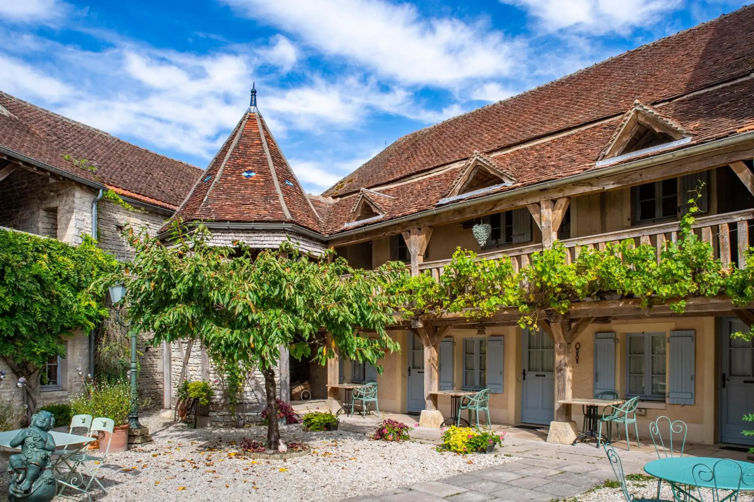 Property building in Hôtel De La Beursaudiere Property building in Hôtel De La Beursaudiere