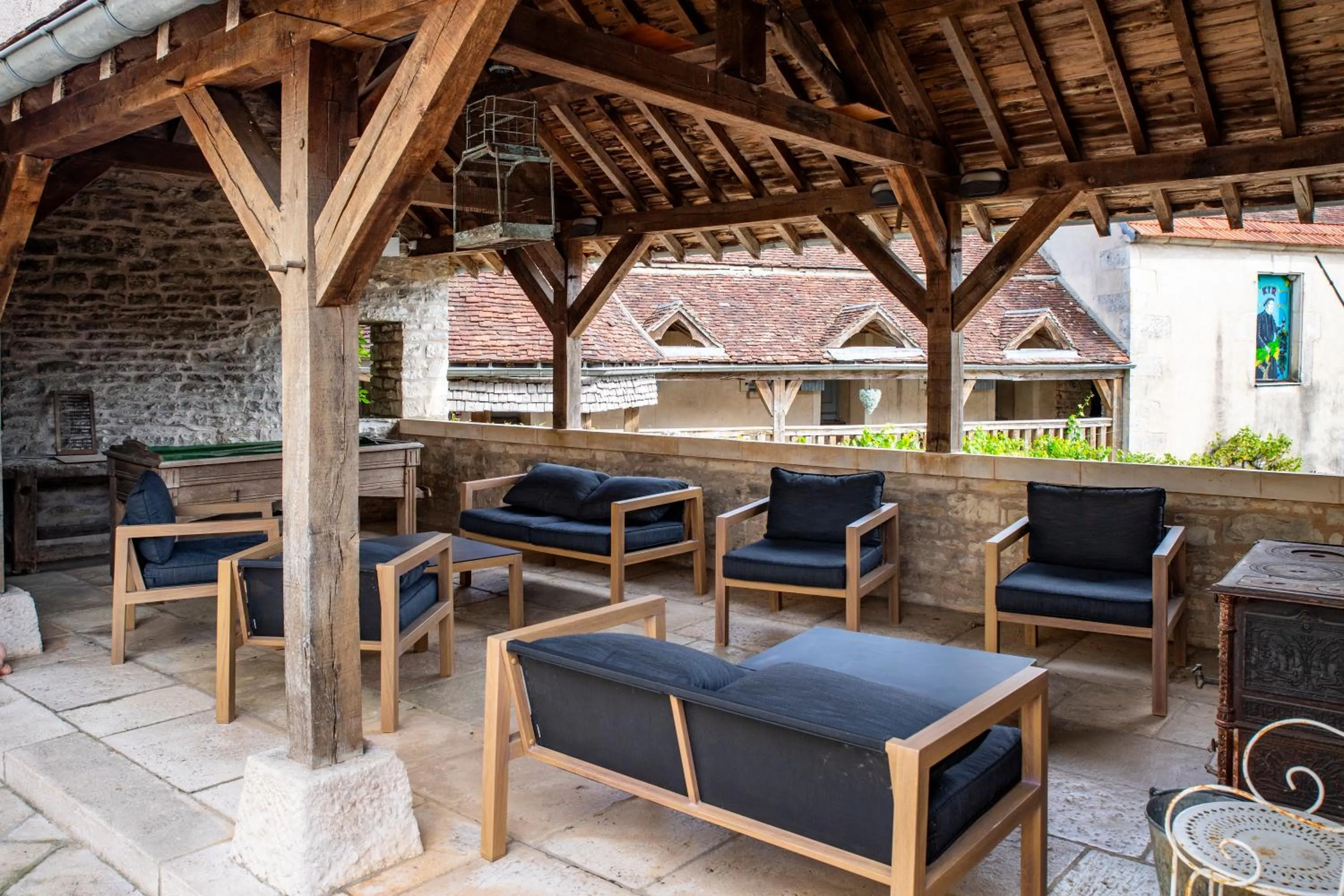 Patio in Hôtel De La Beursaudiere