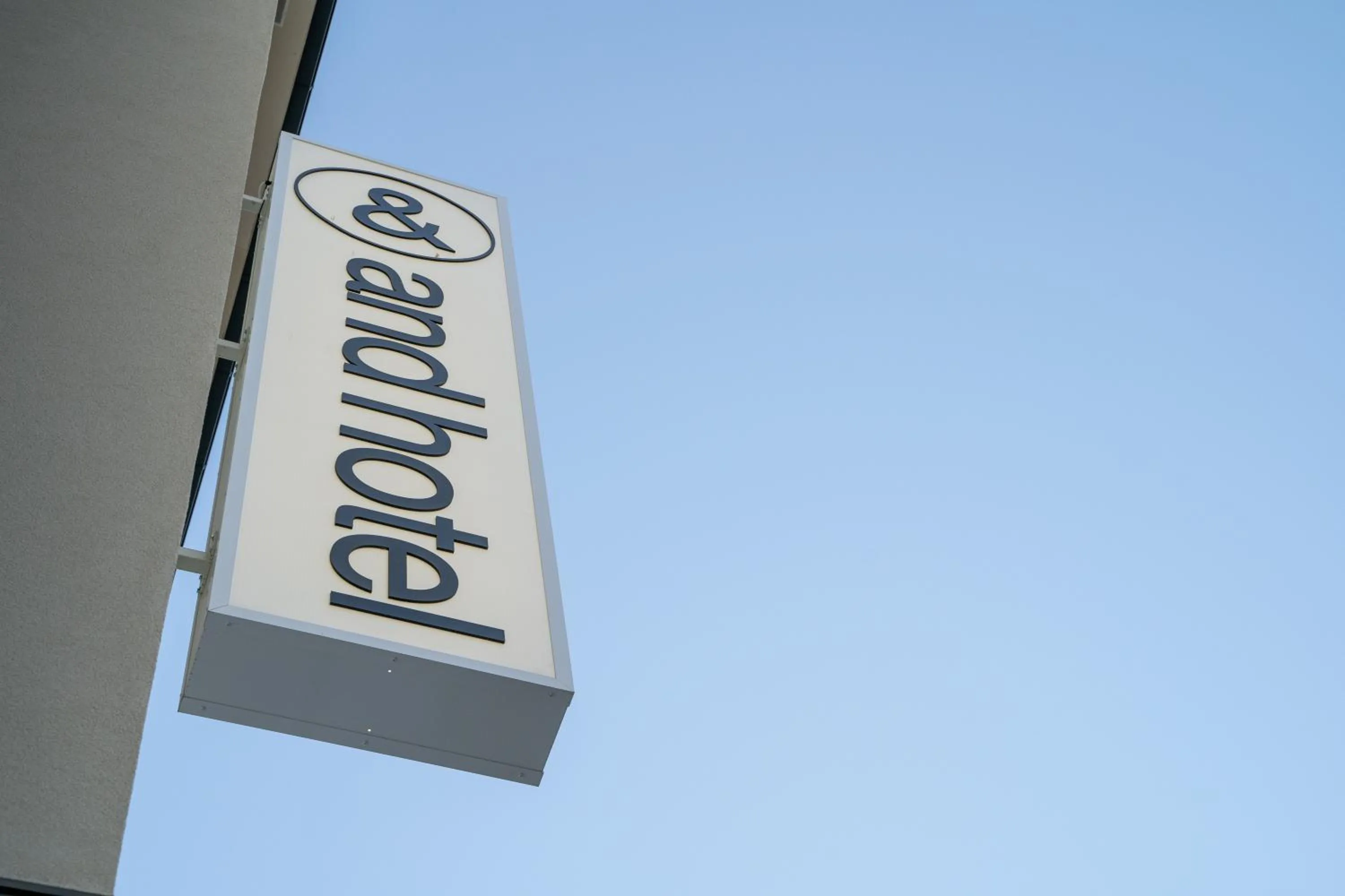 Logo/Certificate/Sign in Best Western and Hotel Linkoping