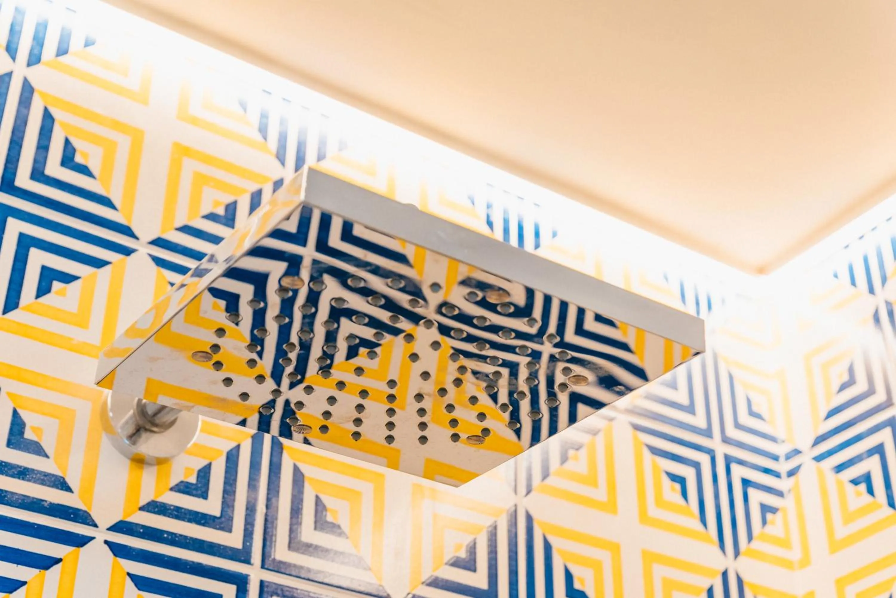 Shower in Maison Serena Sorrento