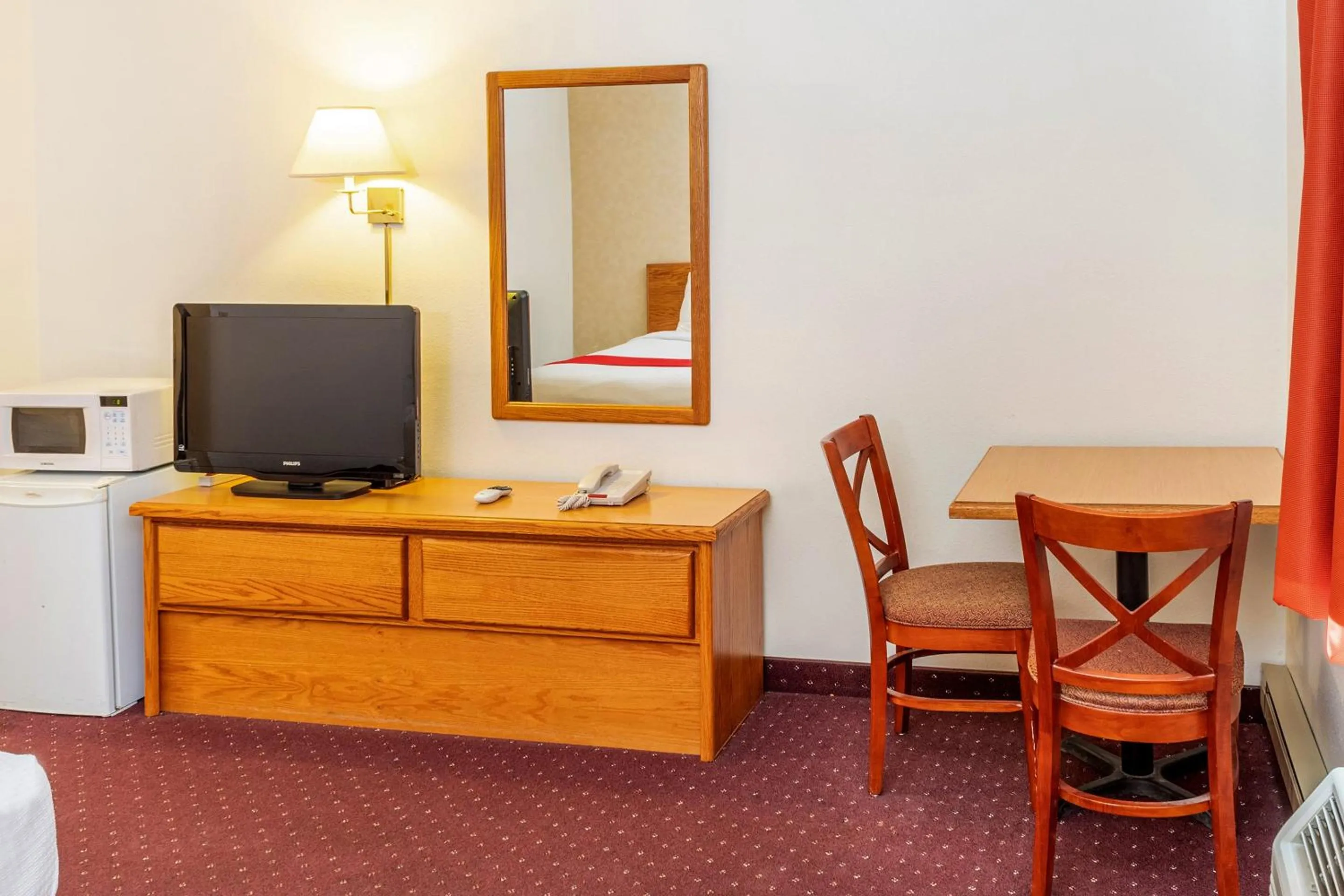 Bedroom in OYO Hotel Shelby MT Hwy 2 & I-15