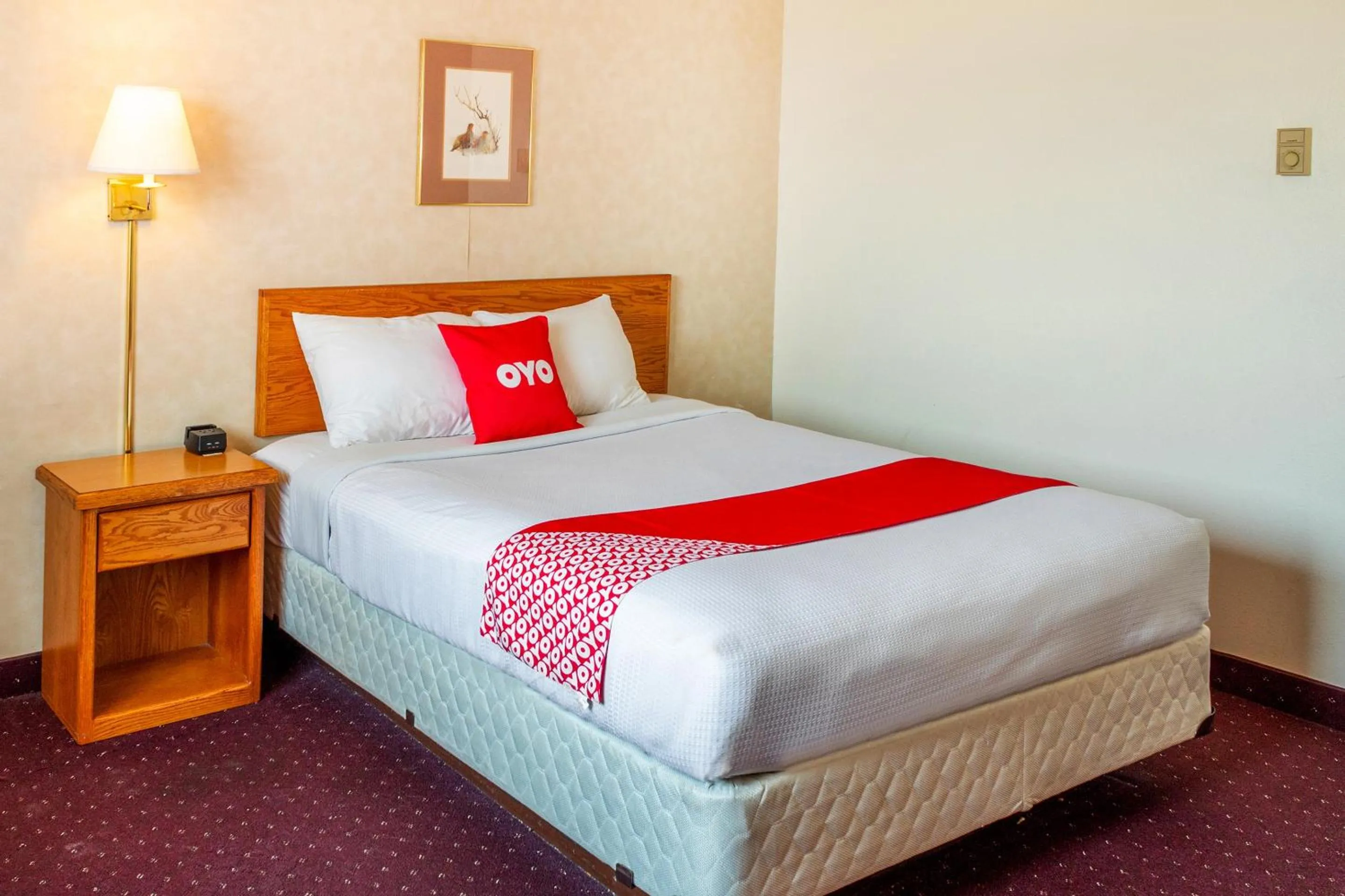 Bedroom, Bed in OYO Hotel Shelby MT Hwy 2 & I-15