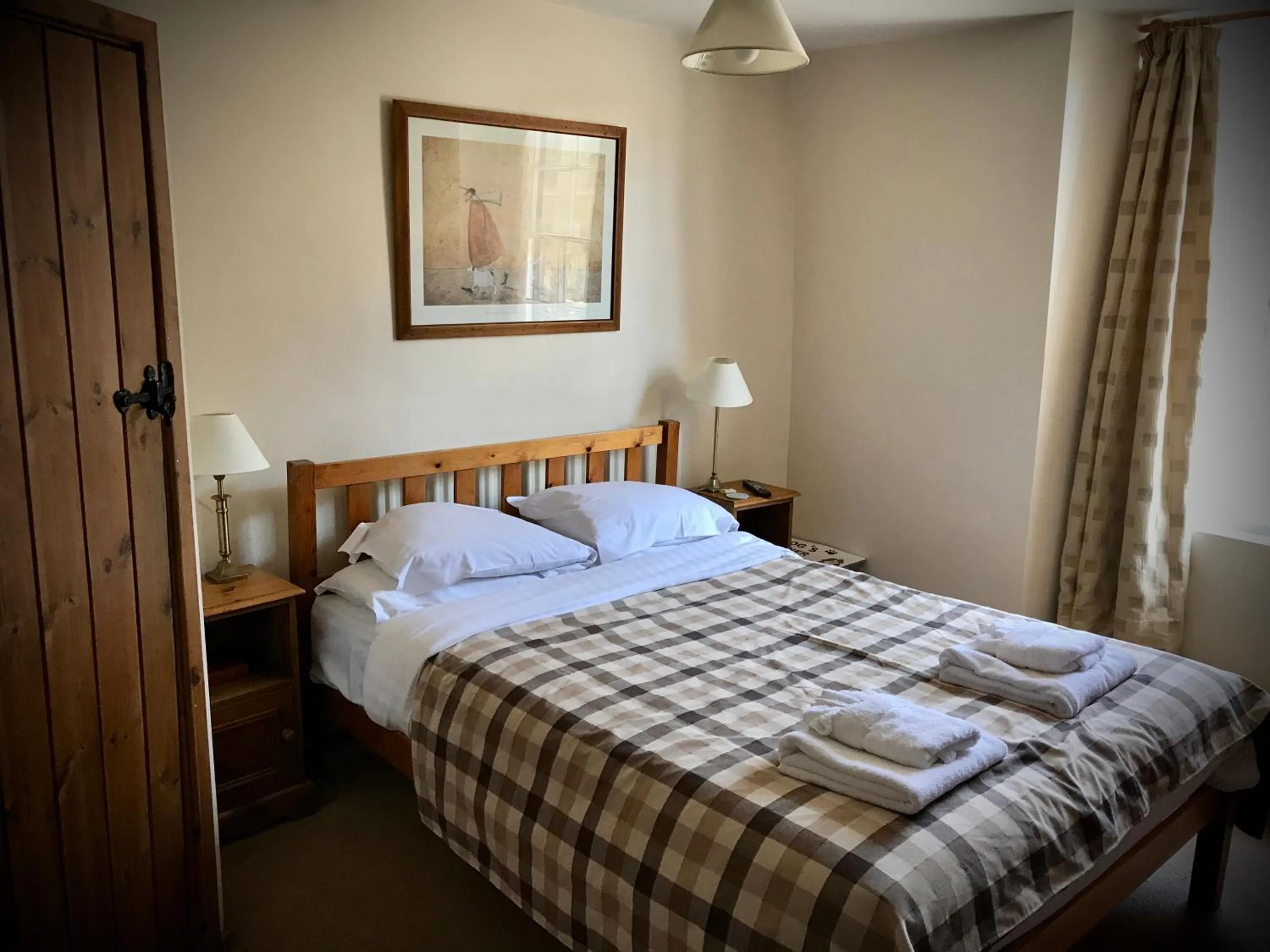 Bed in The White Horse Inn, Clun