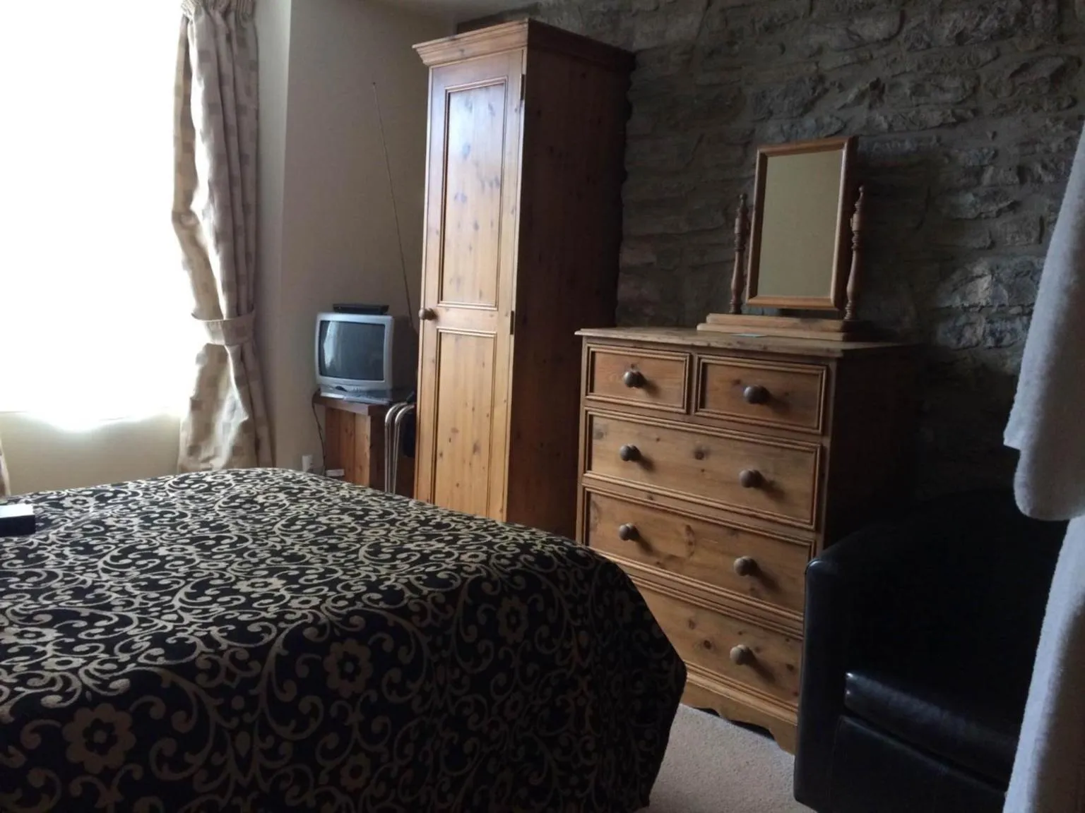 Photo of the whole room, Bed in The White Horse Inn, Clun