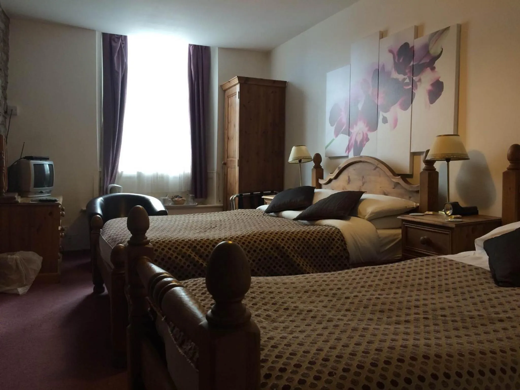 Photo of the whole room, Bed in The White Horse Inn, Clun