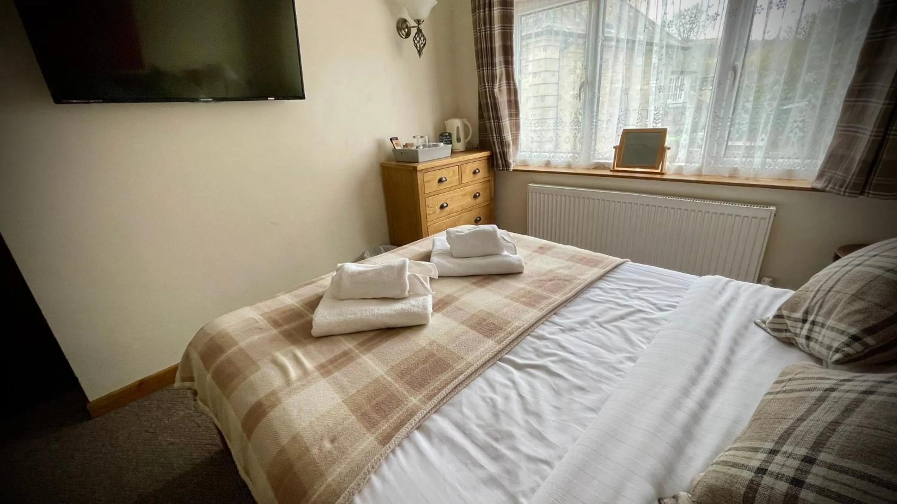 Bed in The White Horse Inn, Clun