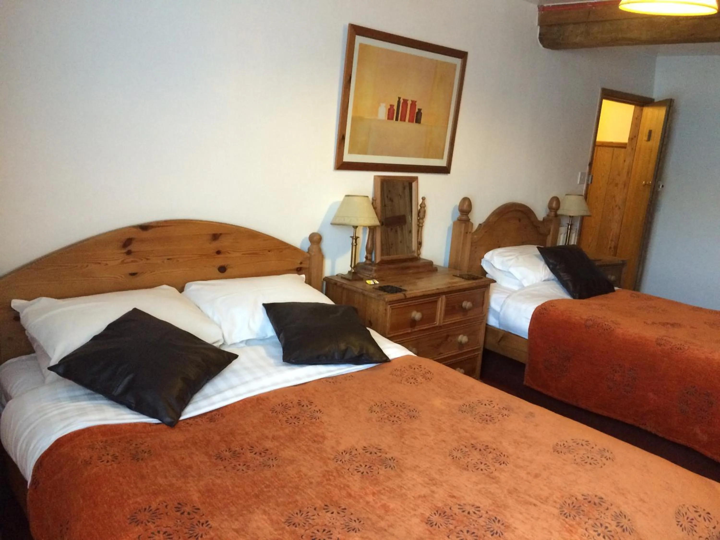Photo of the whole room, Bed in The White Horse Inn, Clun