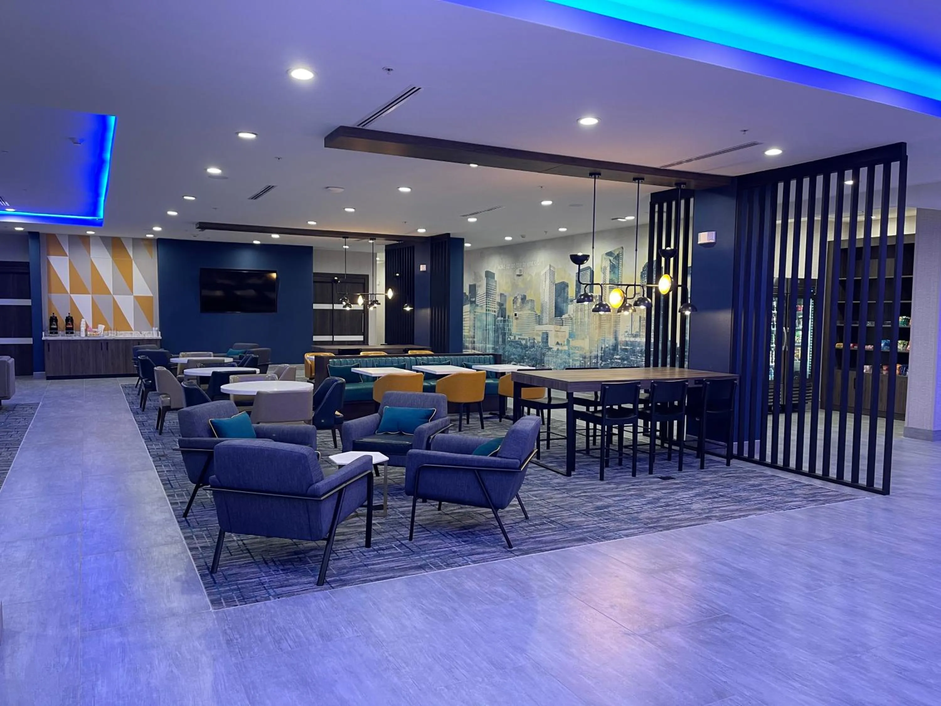 La Quinta Inn & Suites by Wyndham Dallas/Fairpark