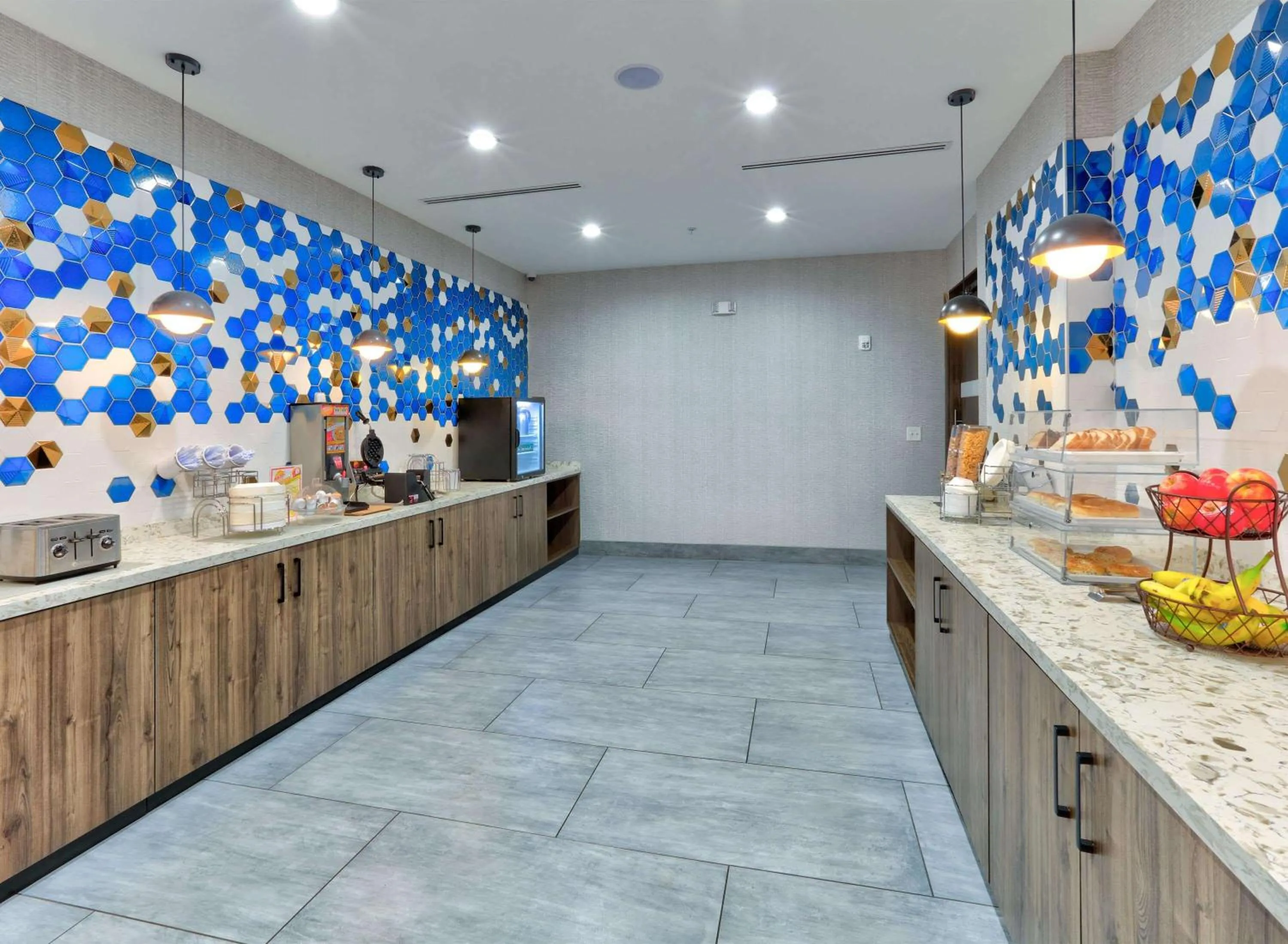 Restaurant/places to eat in La Quinta Inn & Suites by Wyndham Dallas/Fairpark