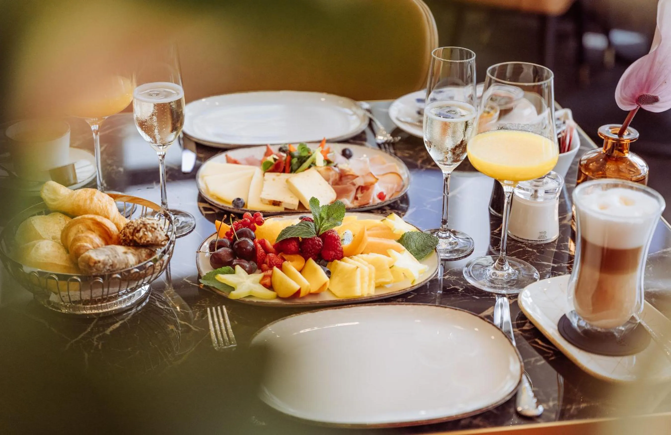 Restaurant/places to eat in Hotel Schweizerhof Luzern