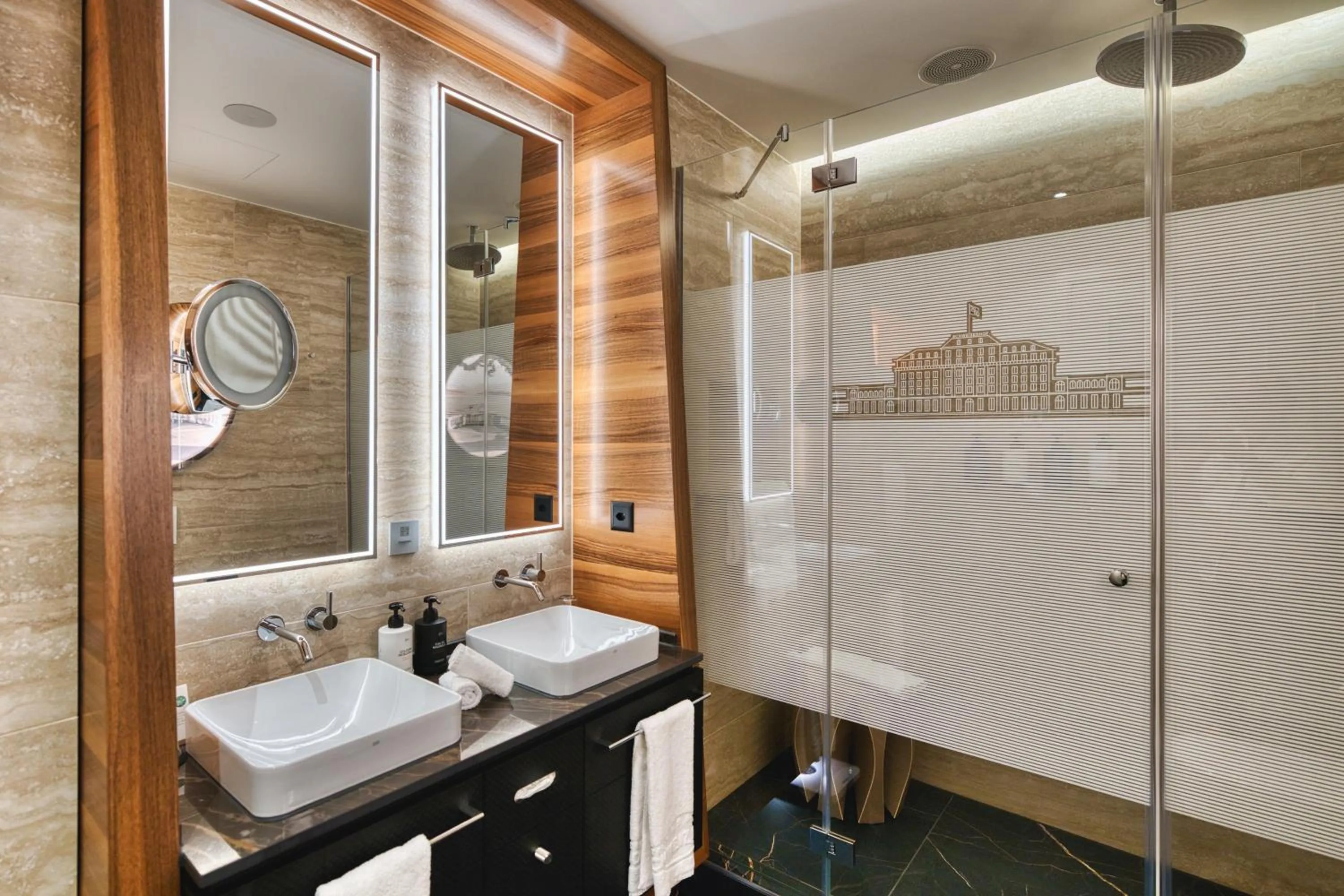 Bathroom in Hotel Schweizerhof Luzern