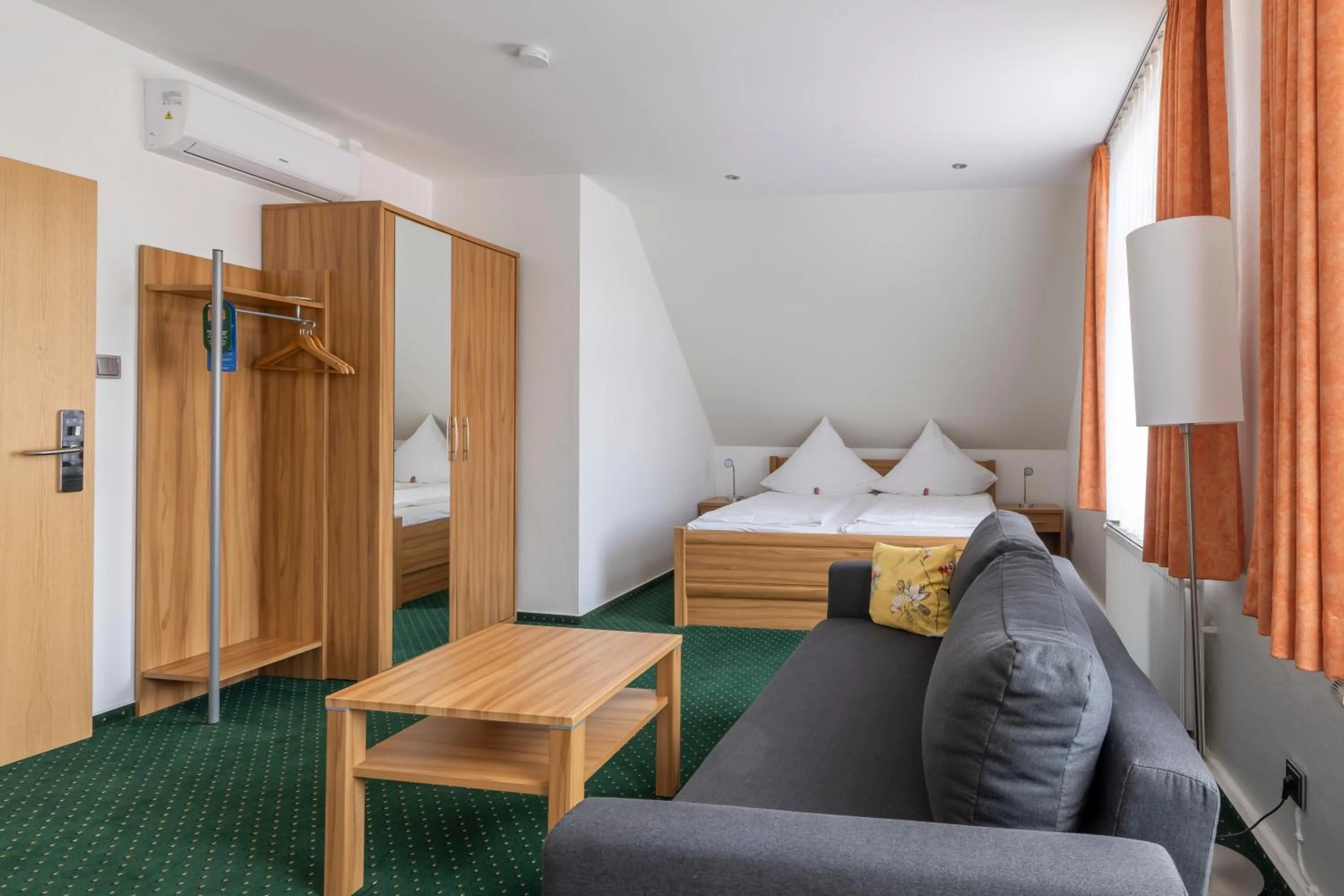 Bedroom, Bed in Hotel Schaper