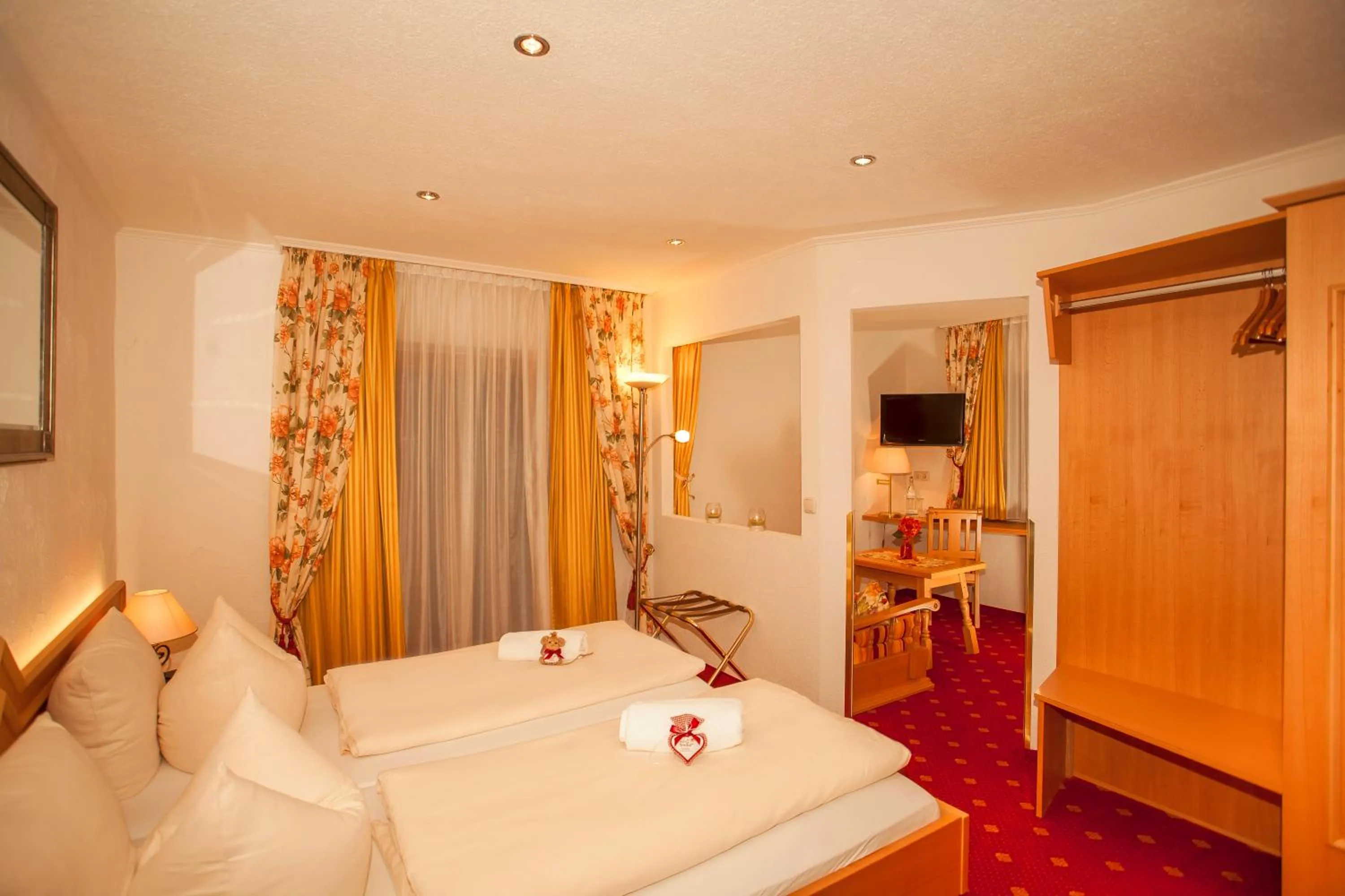 Bedroom, Bed in ARNIKA Garni