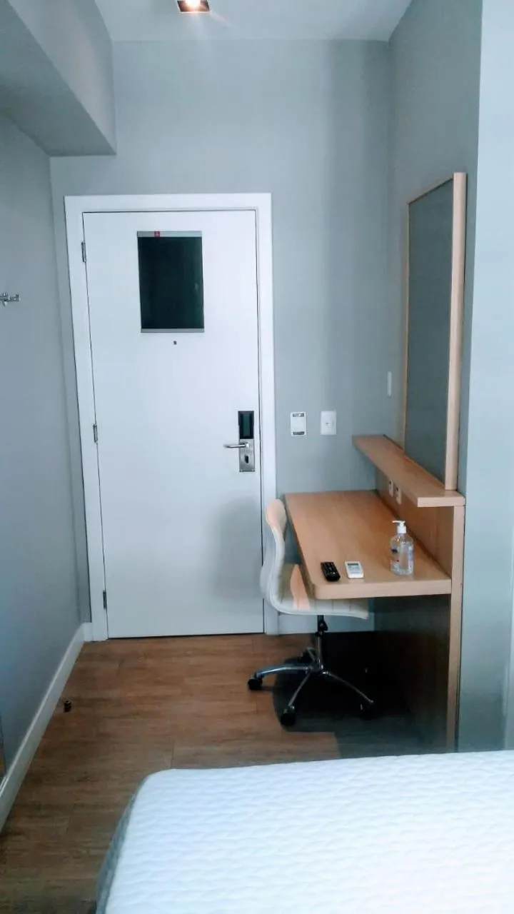 Photo of the whole room, Bed in Salvador Mondial Flats