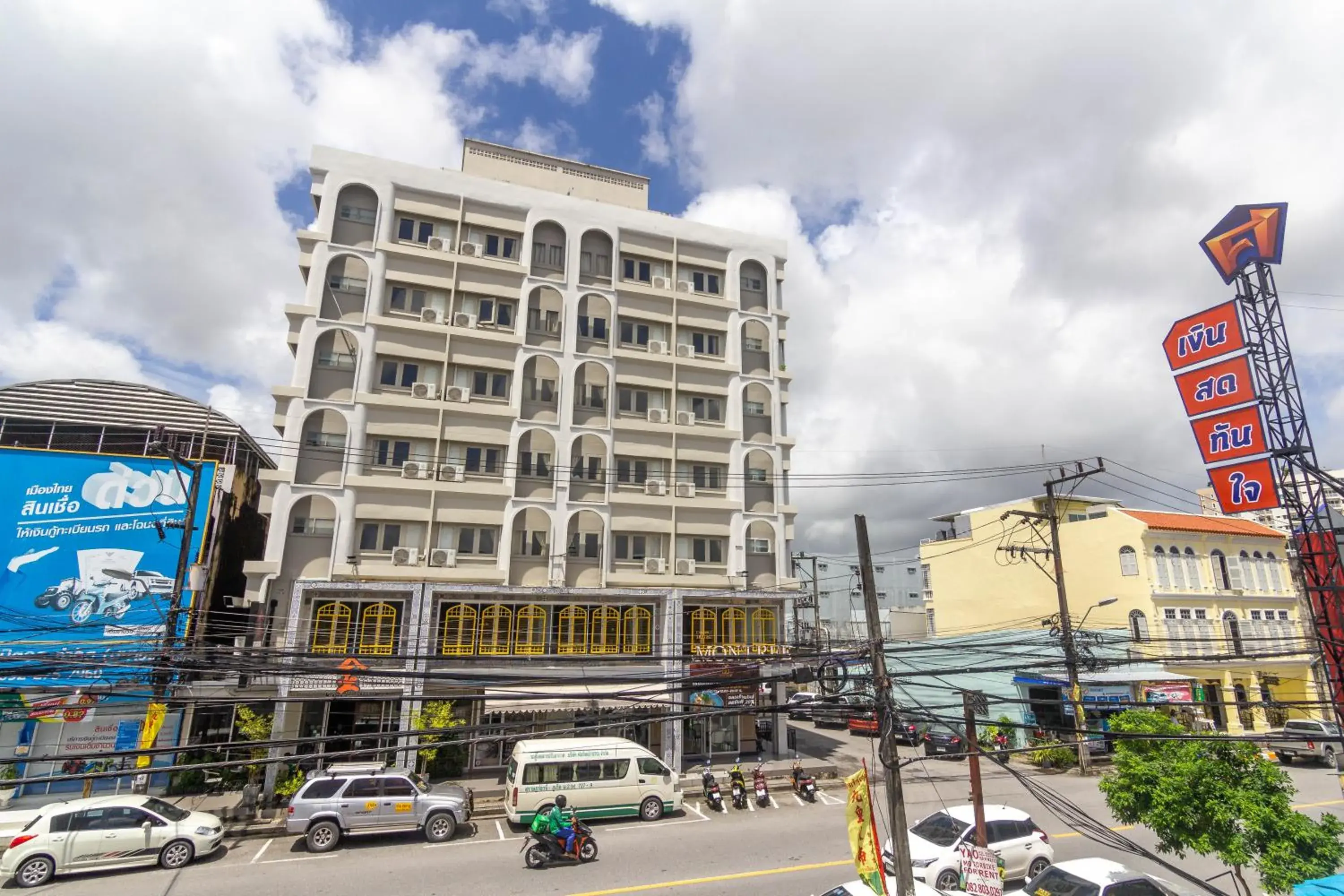 Property building in Montree Phuket Hotel Property building in Montree Phuket Hotel