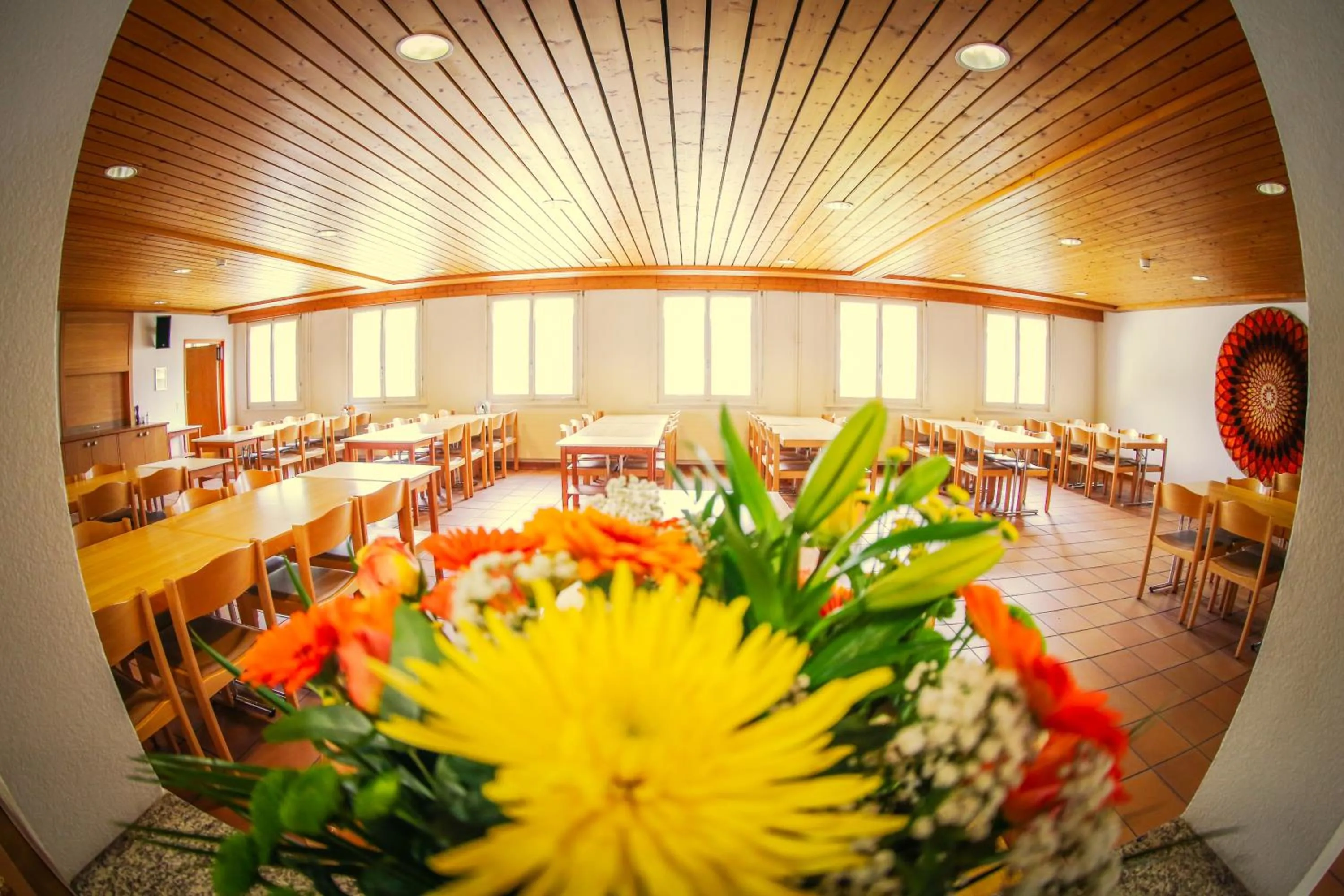 Restaurant/places to eat in Hotel & Bildungshaus St. Jodern