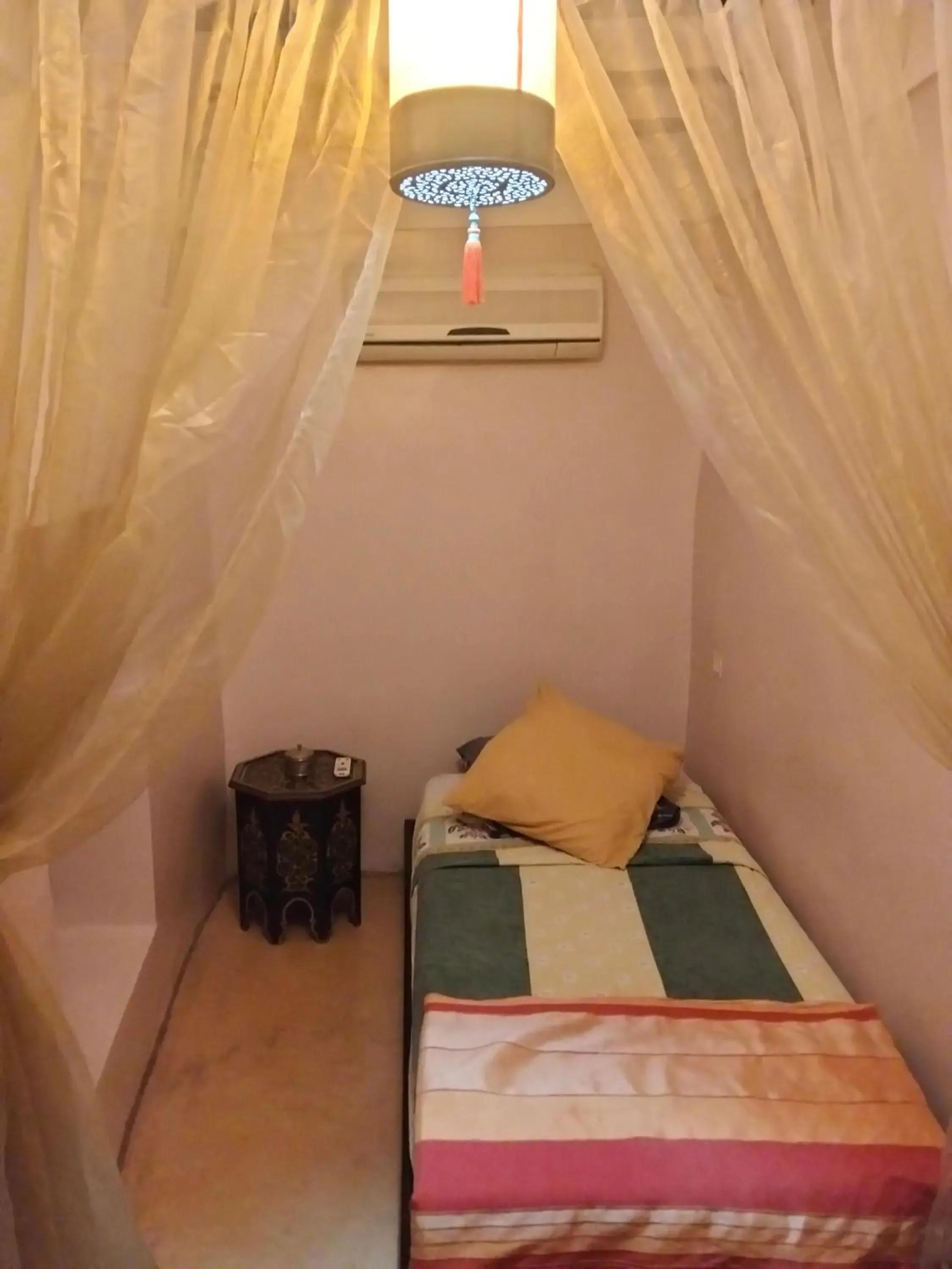 Small Single Room - single occupancy in Riad Ahlsouss Small Single Room - single occupancy in Riad Ahlsouss