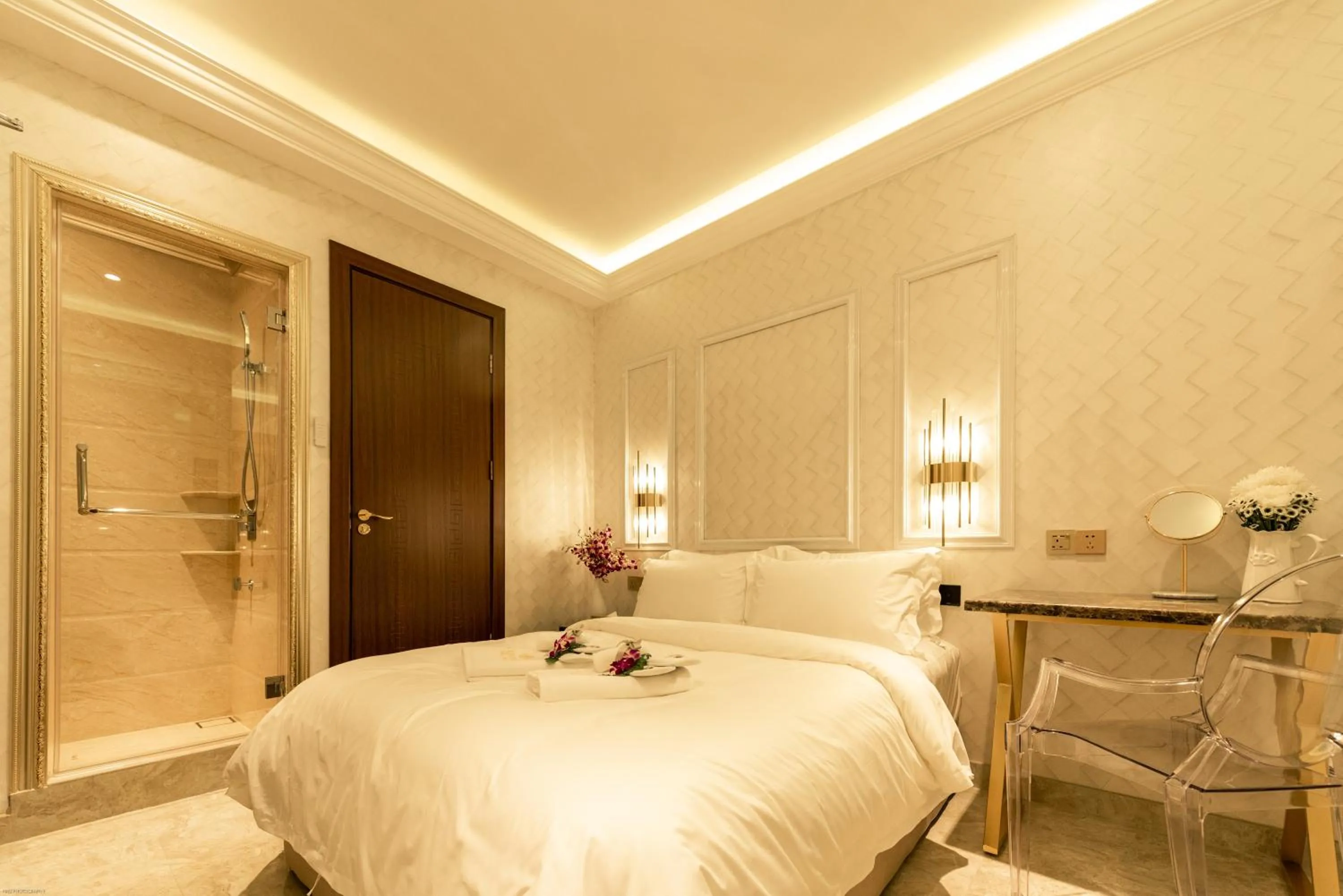 Shower, Bed in AJ Residence - Above Peppermint Asia City