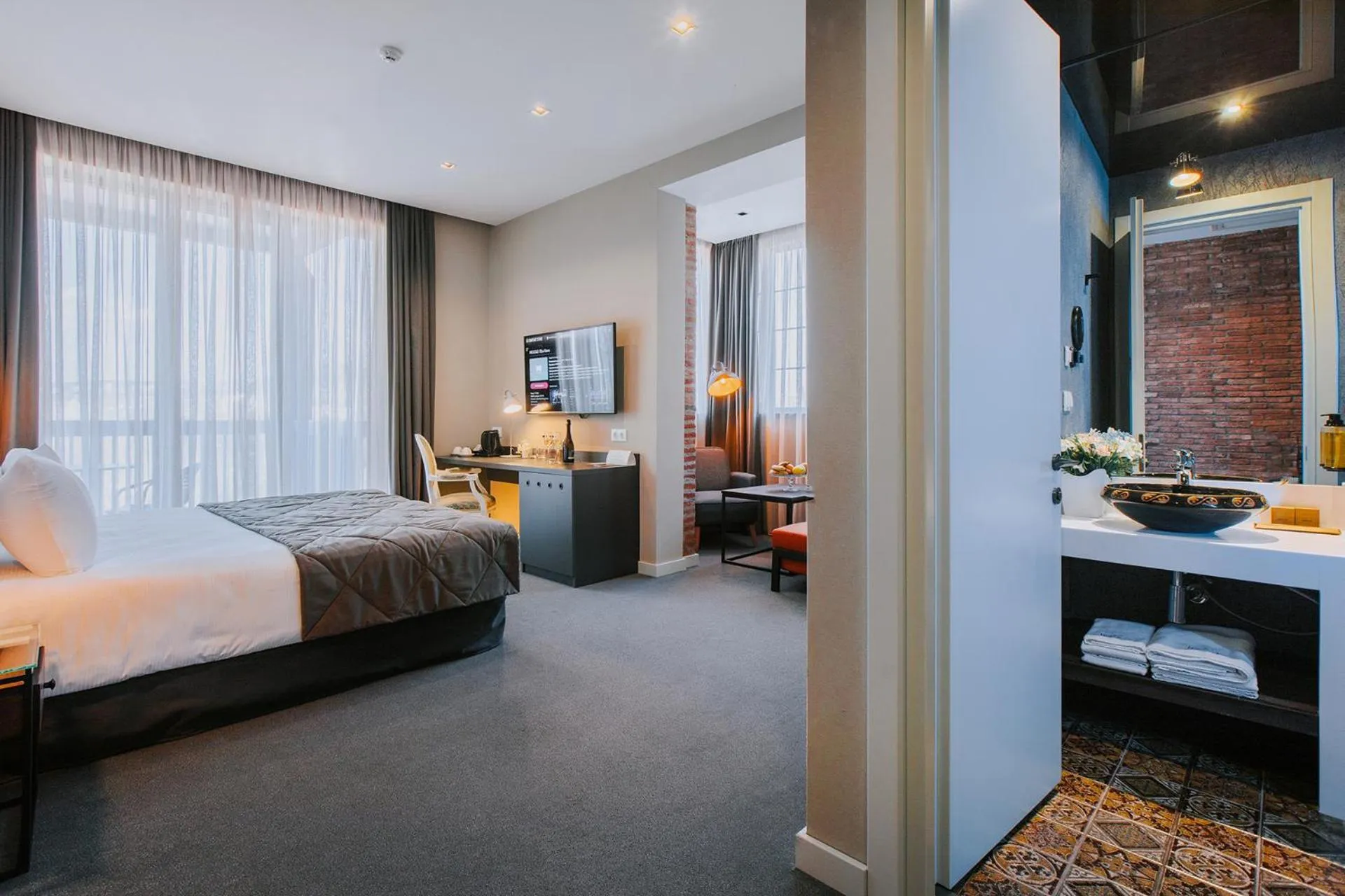 Photo of the whole room, Bed in TbiliSee Hotel