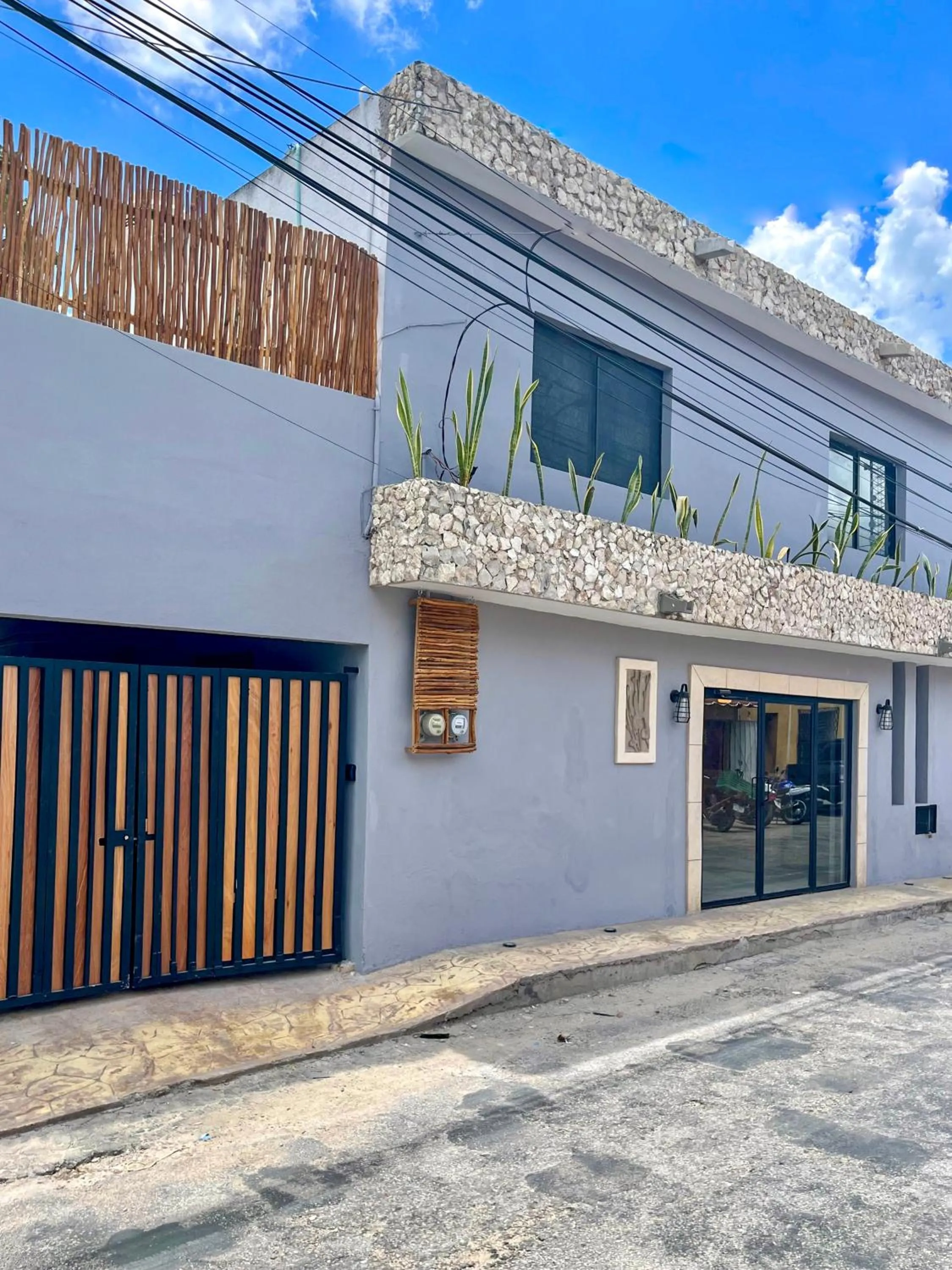 Property building in Ariché Valladolid Hotel & Hostal