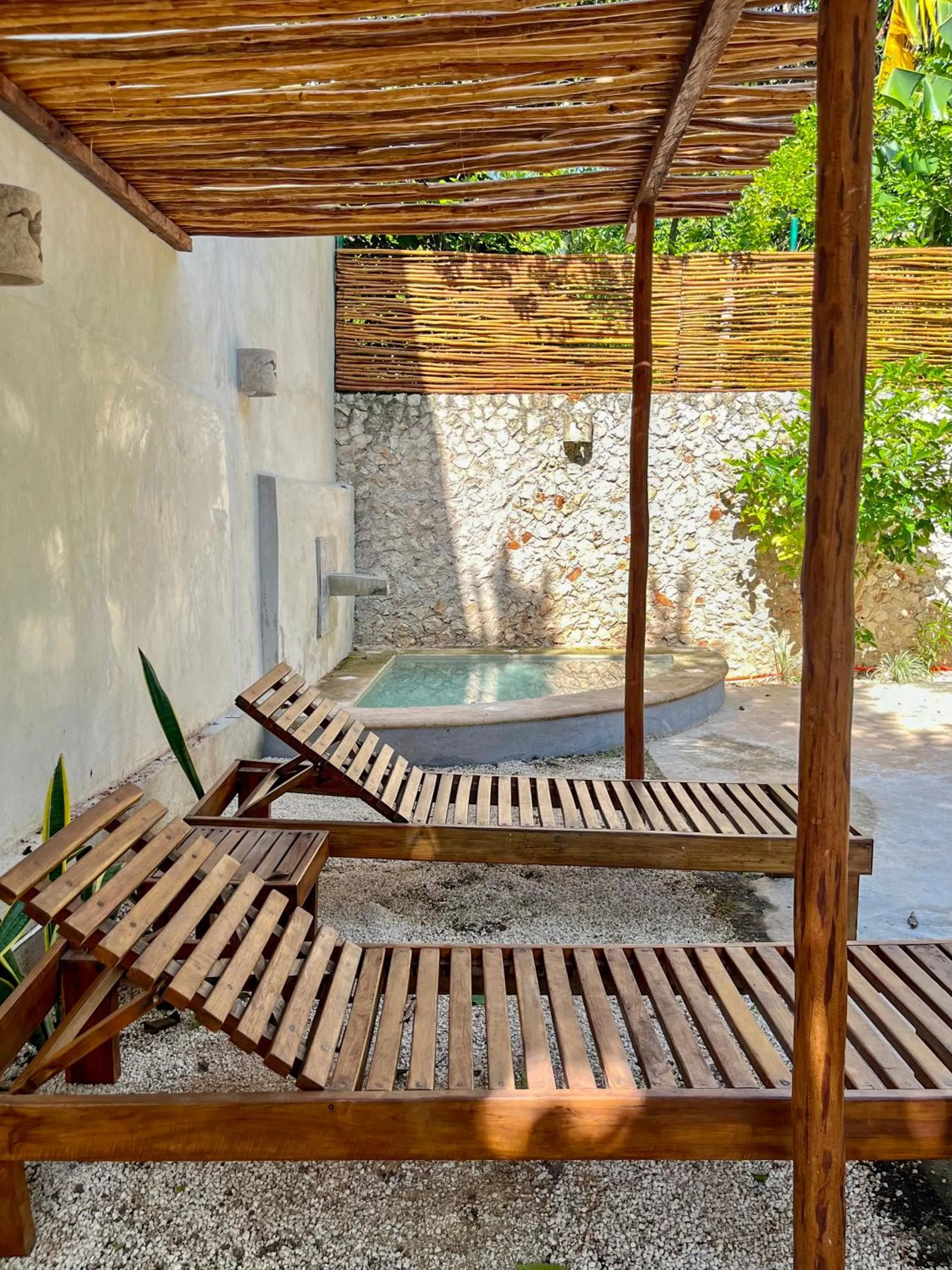 sunbed in Ariché Valladolid Hotel & Hostal