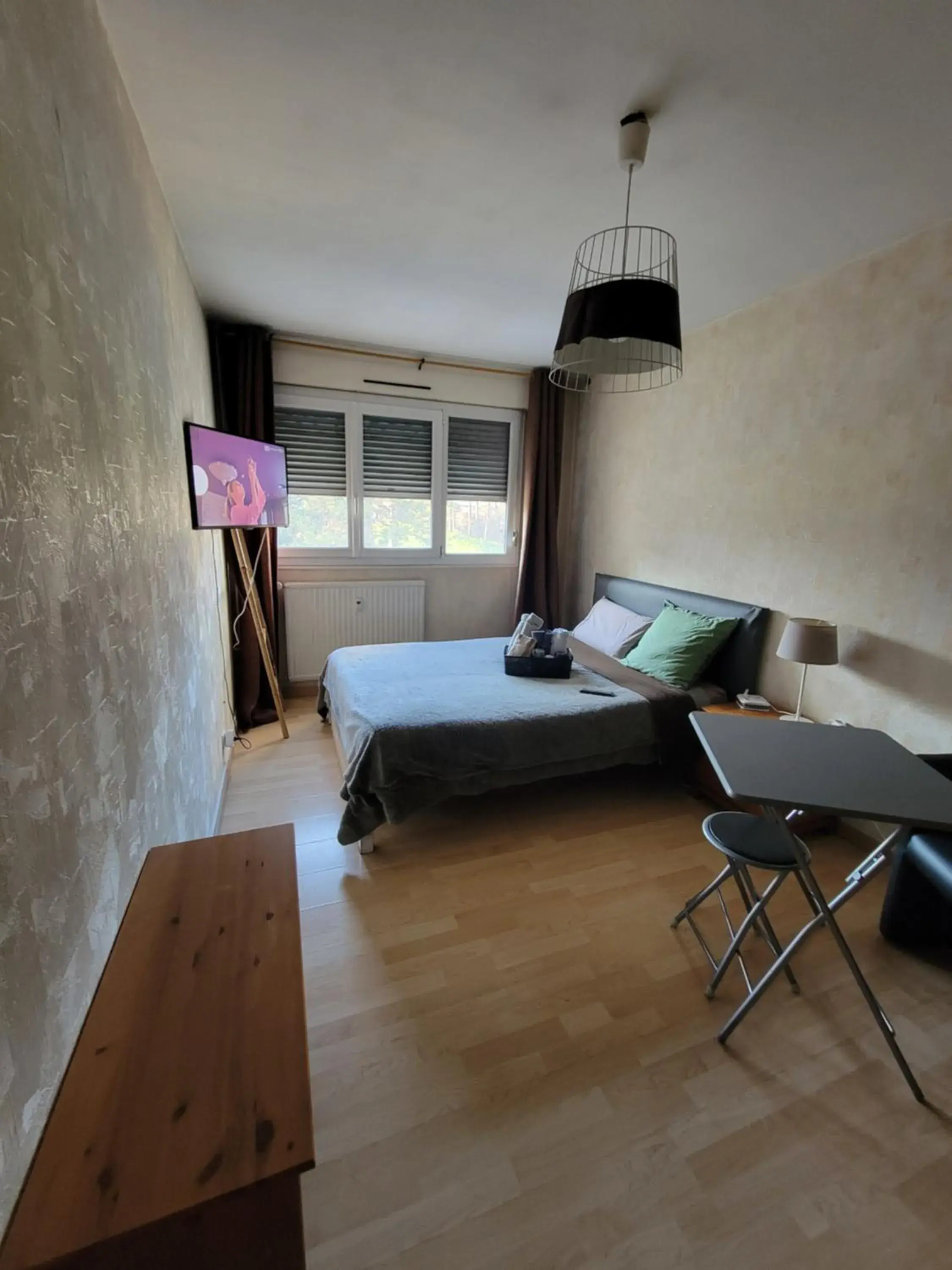 Idéal pour déplacement 4 chambres,5 lits Idéal pour déplacement 4 chambres,5 lits