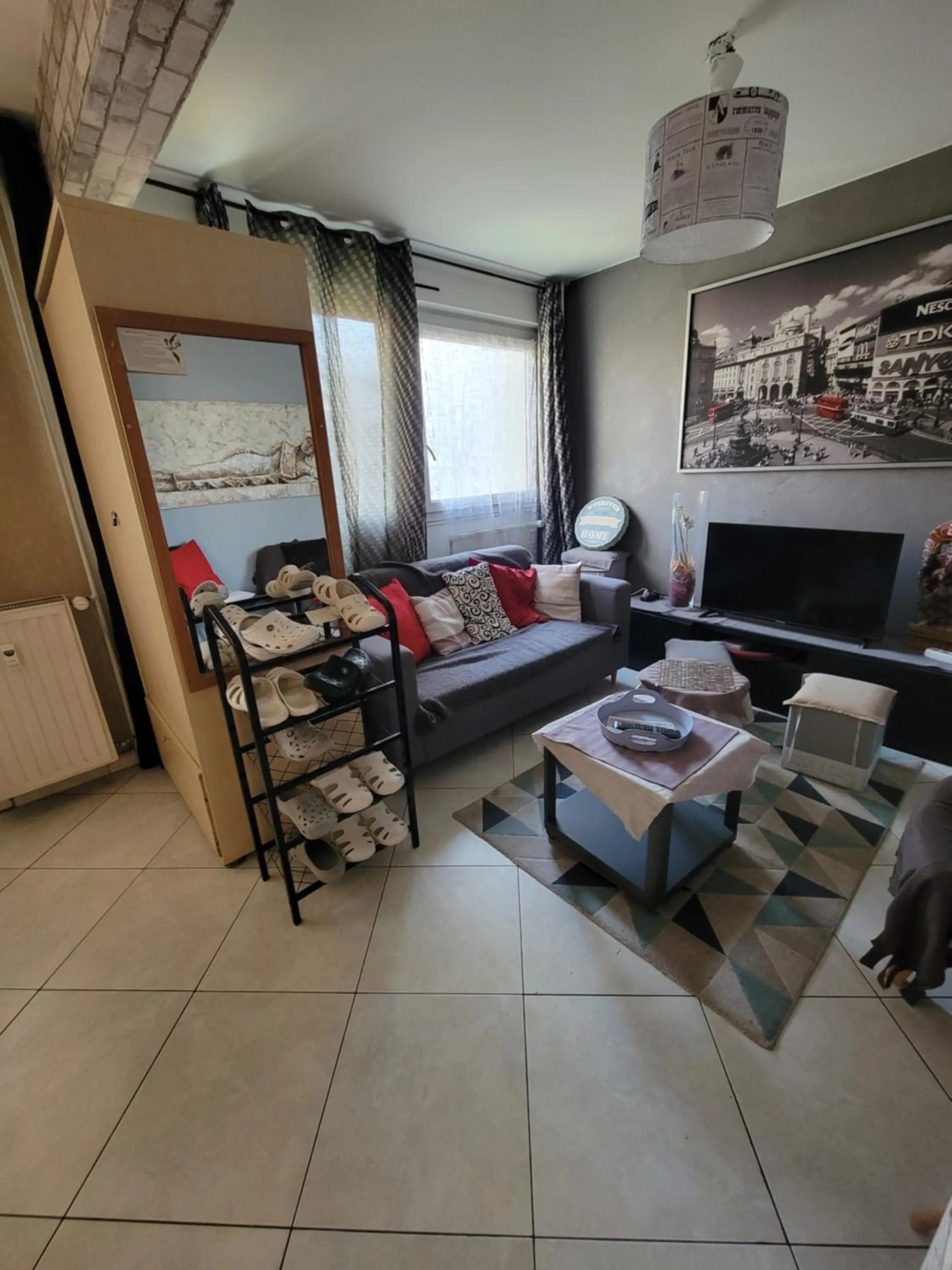 TV and multimedia in Idéal pour déplacement 4 chambres,5 lits