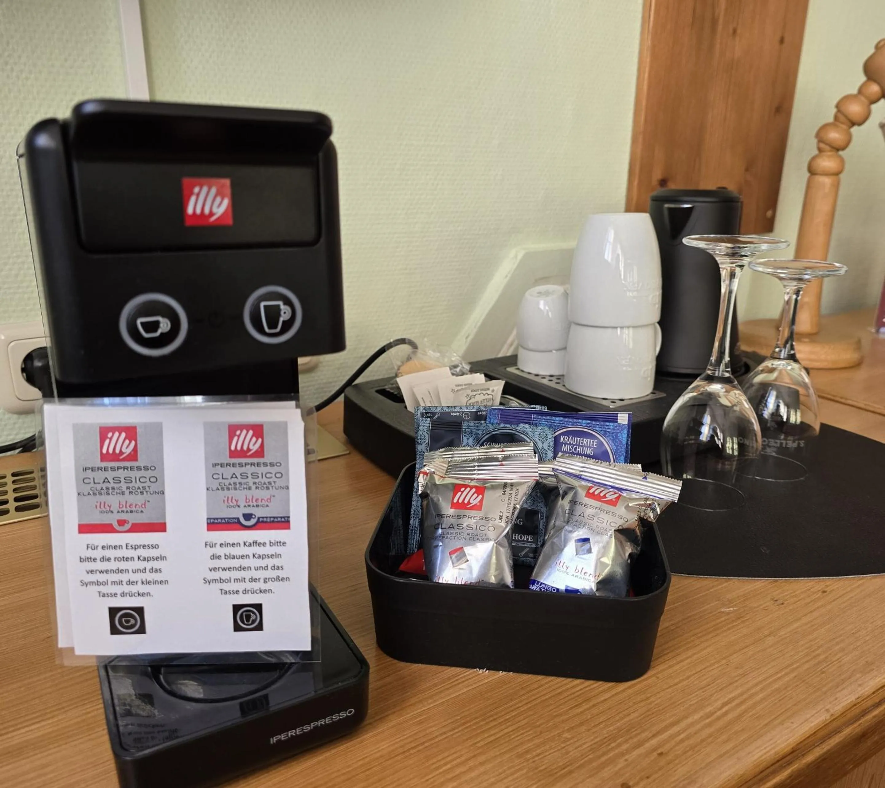 Bedroom in Hotel Zur Goldenen Sonne