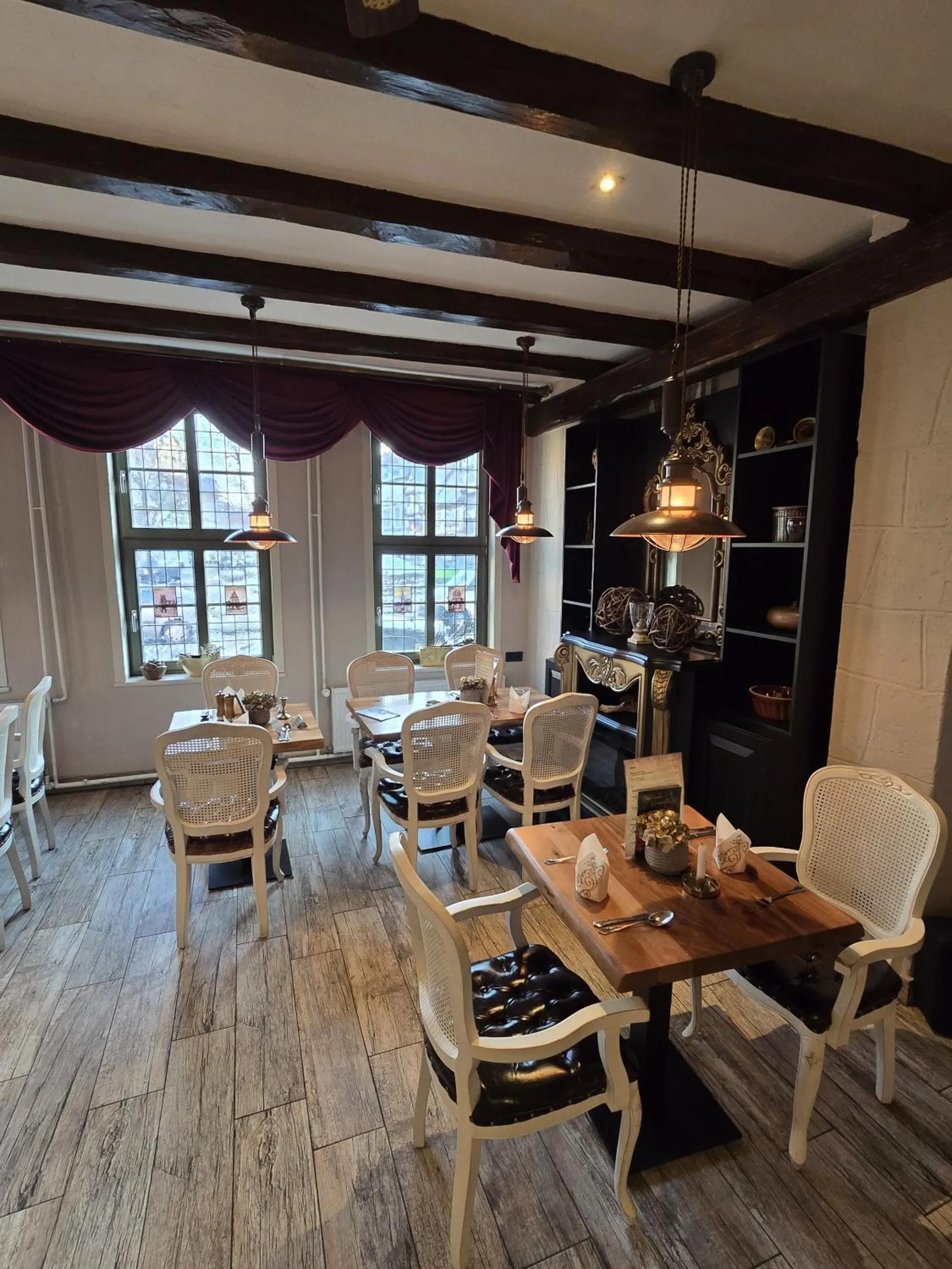 Dining area in Hotel Zur Goldenen Sonne