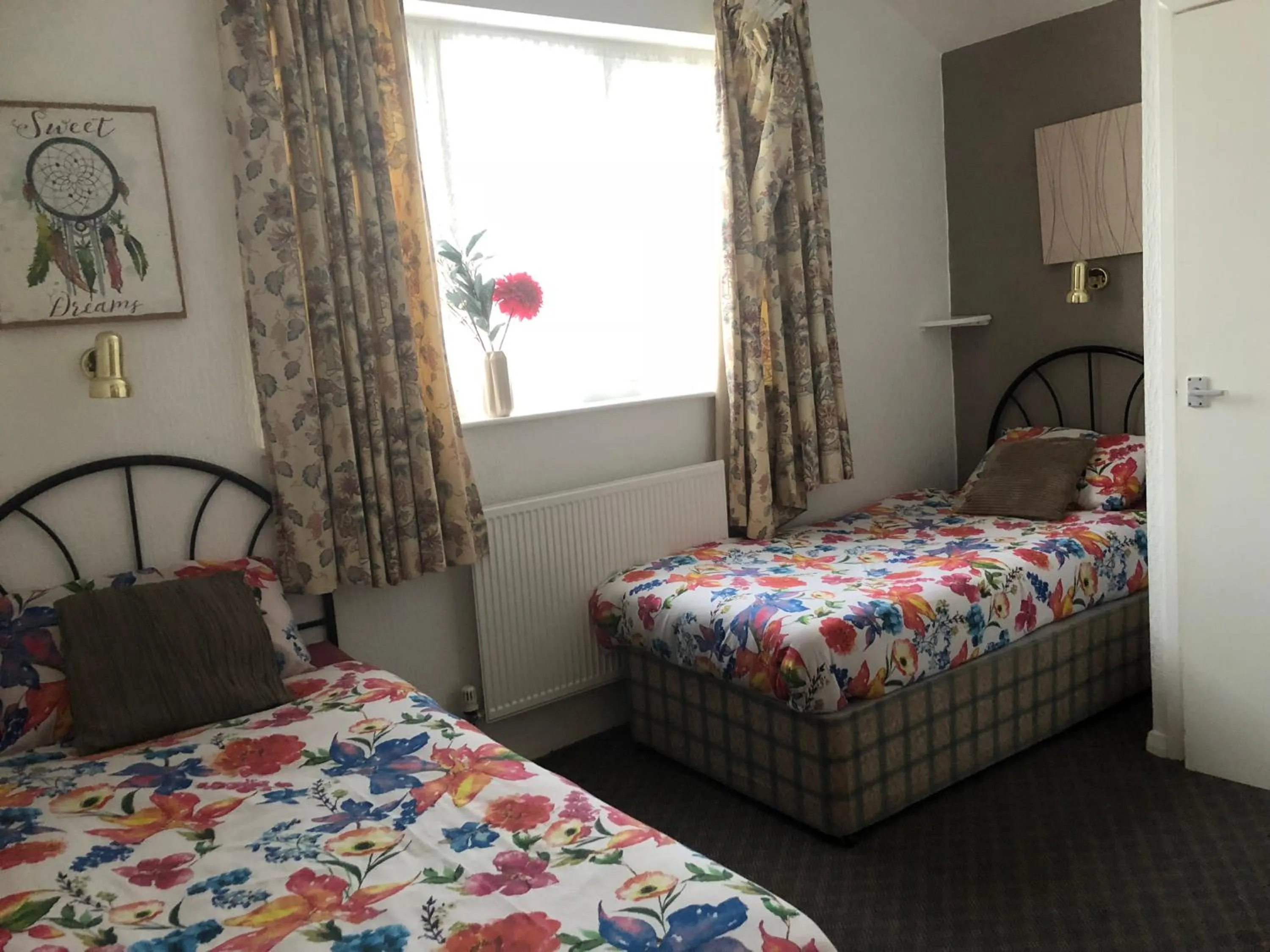 Bed in Melrose Hotel